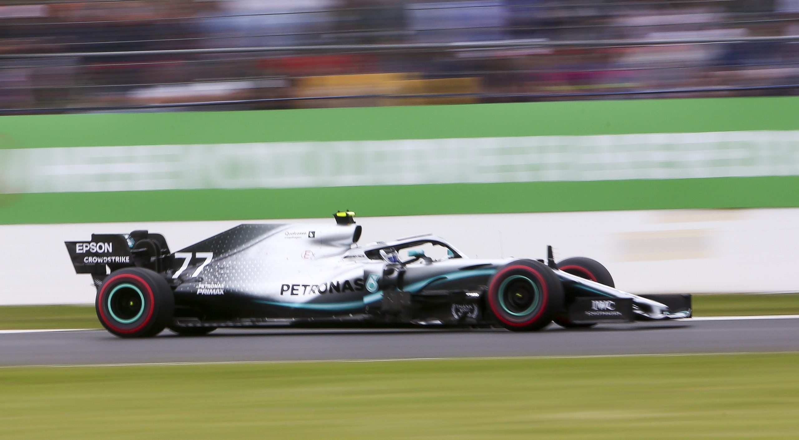 Fórmula 1: Bottas bate Hamilton em casa e conquista décima ‘pole’ da carreira