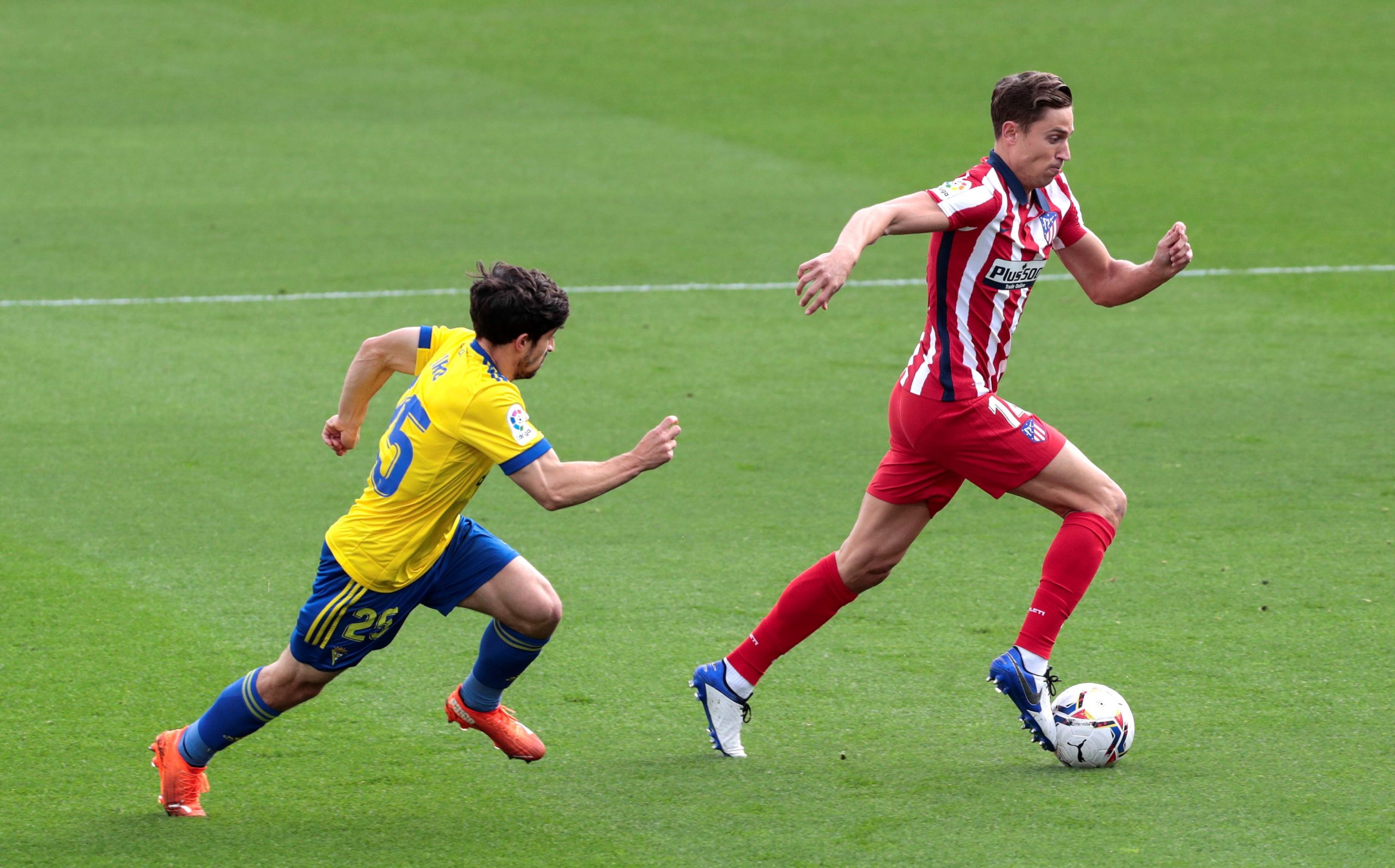 Atlético de Madrid consolida liderança em Espanha com triunfo em Cadiz