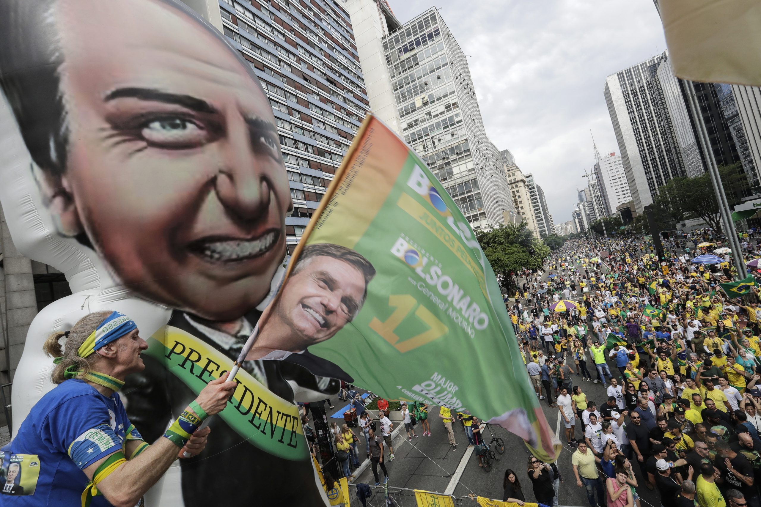 Sondagem indica empate técnico entre Bolsonaro e Haddad
