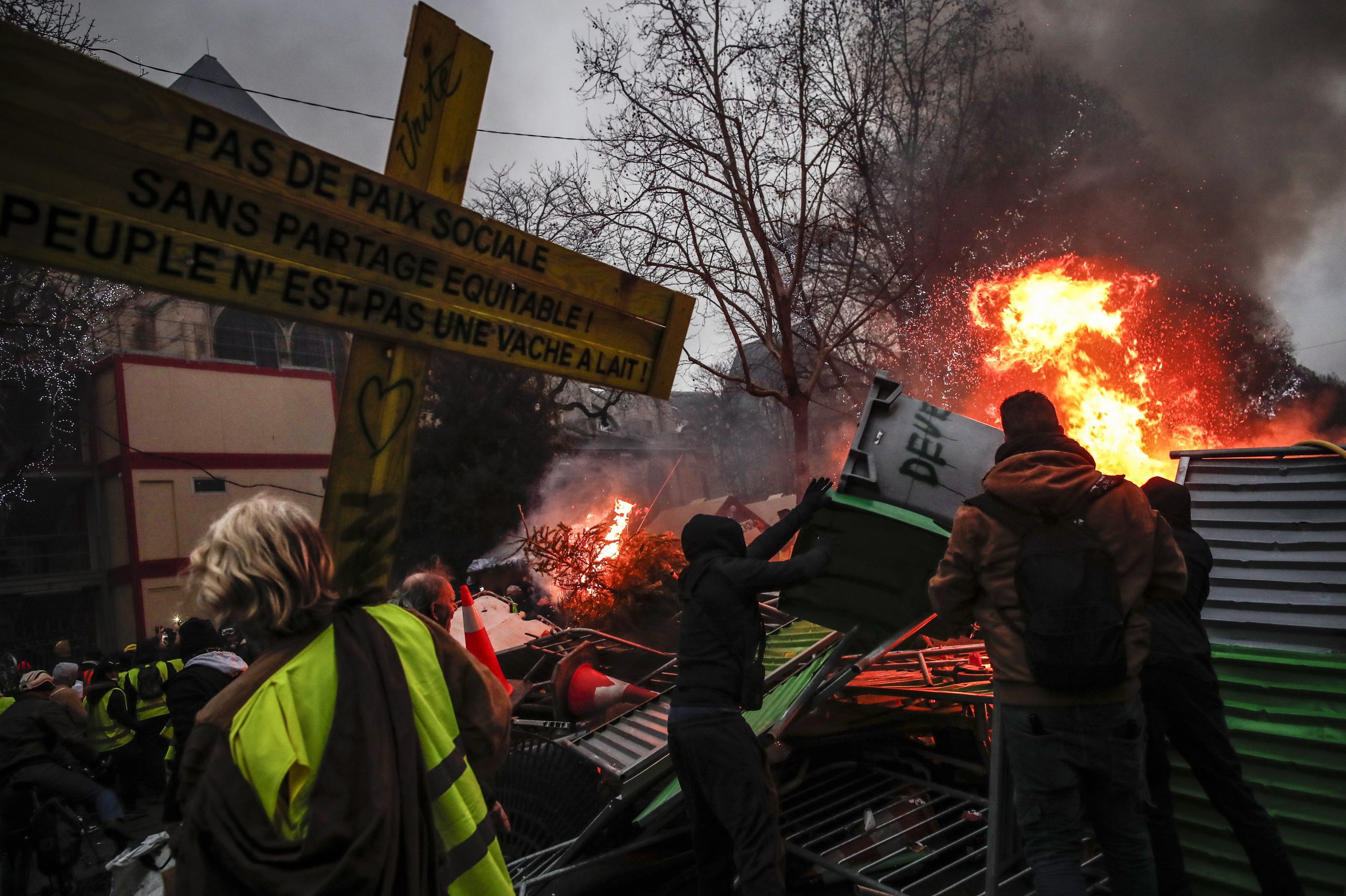 Elevado nível de segurança para manifestações dos “coletes amarelos” em França