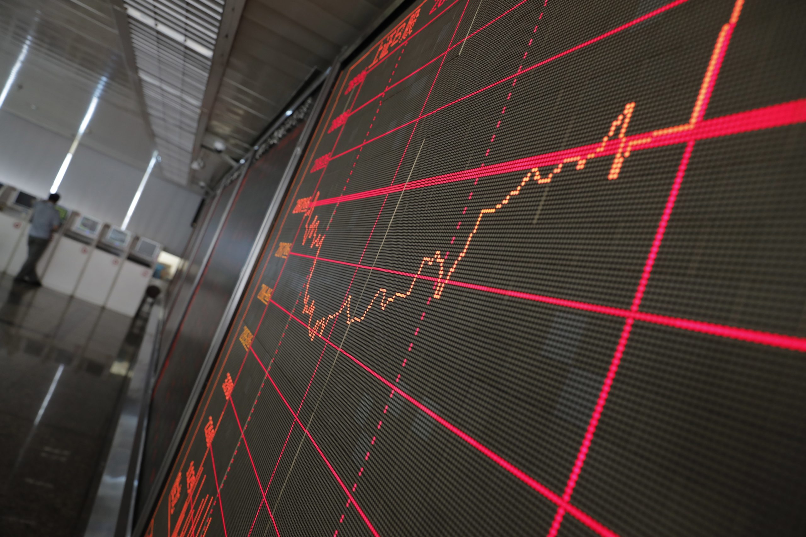 Taxas de juro “mais altas durante mais tempo” podem empurrar países para a falência