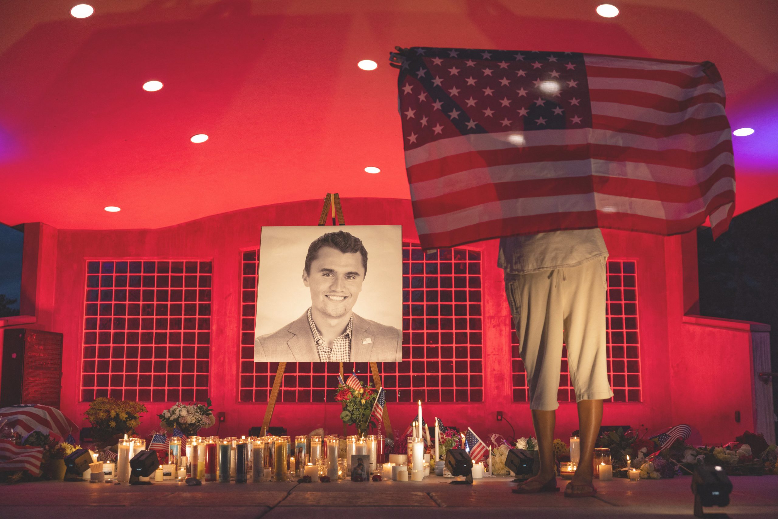 Departamento de Estado dos EUA revoga vistos de estrangeiros que “celebraram” o assassinato de Charlie Kirk