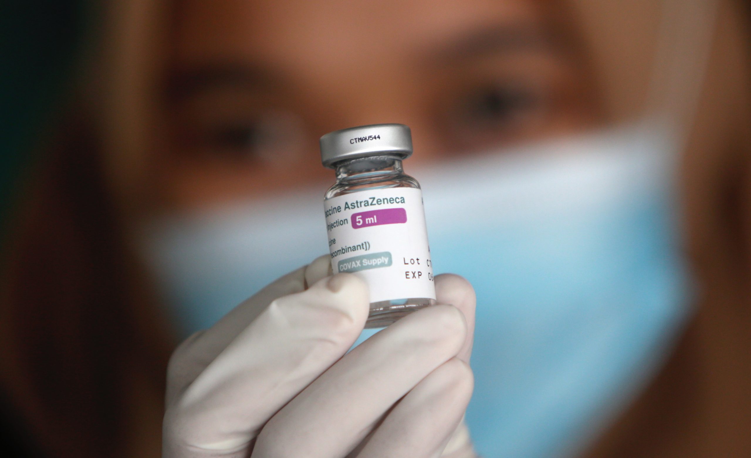 Covid-19: Intervalo da segunda toma da vacina da Astrazeneca reduzido para 8 semanas