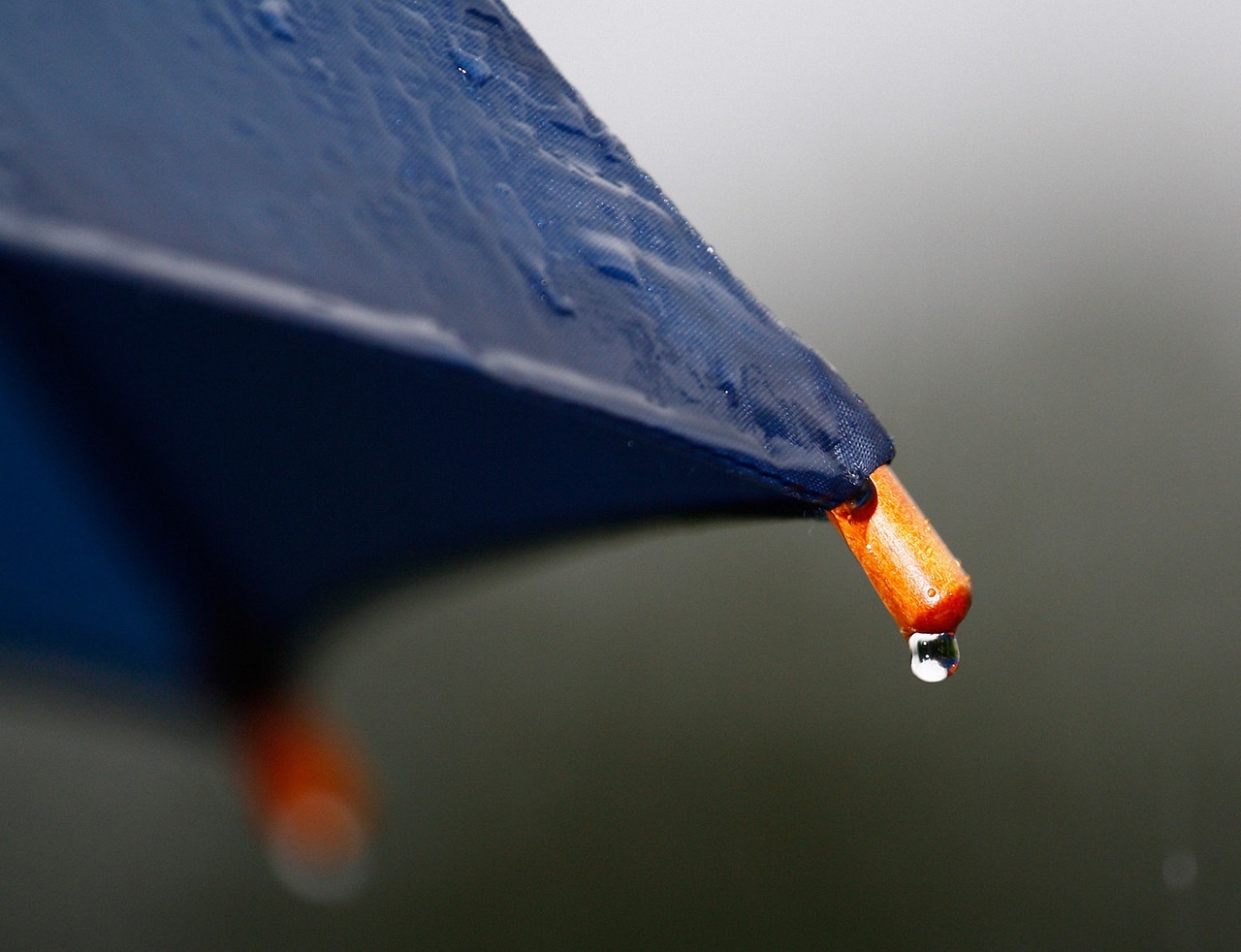 E a um sábado de chuva, segue-se um domingo de chuva