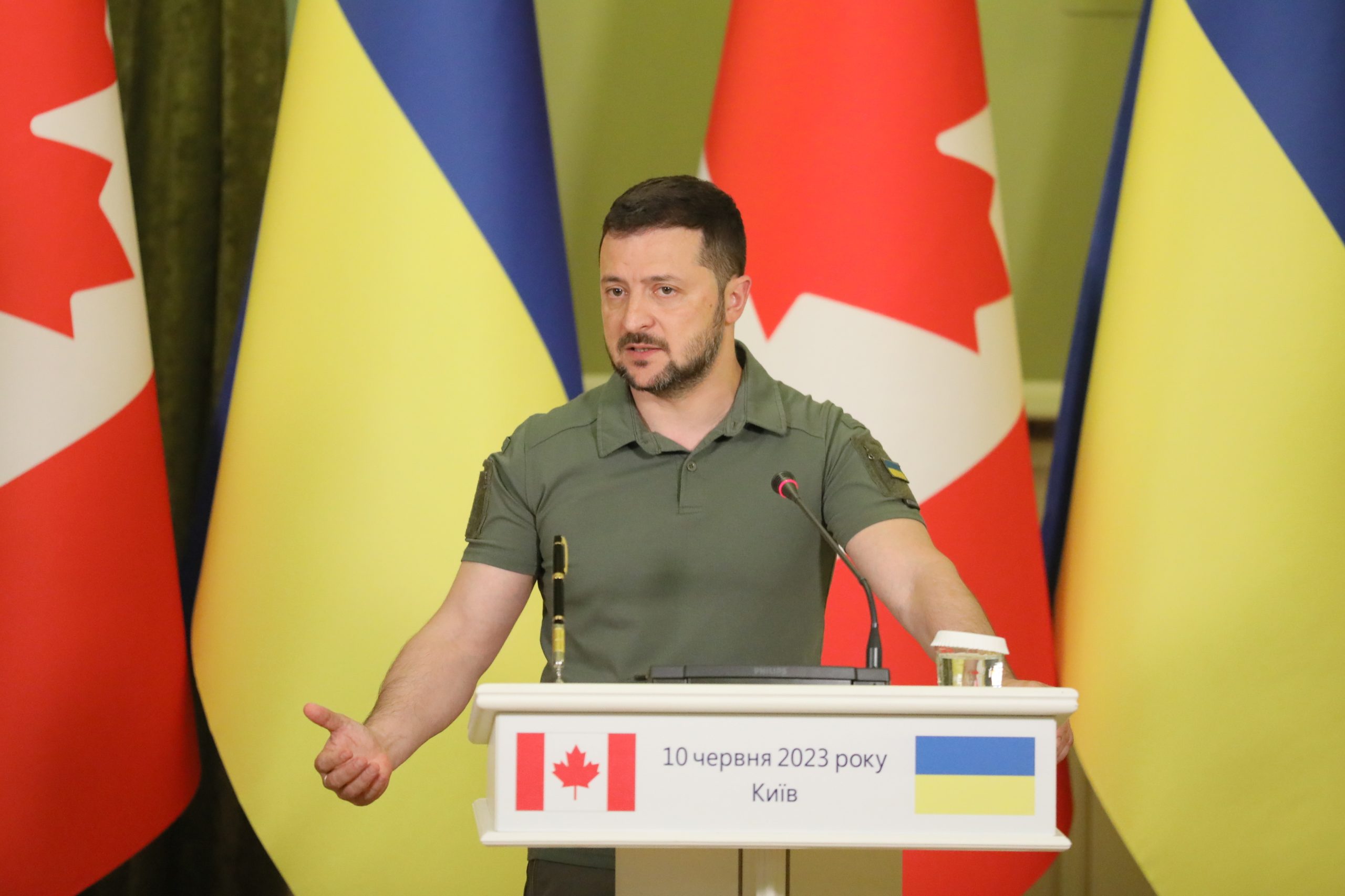 Zelensky admite “ações contraofensivas” na frente de batalha