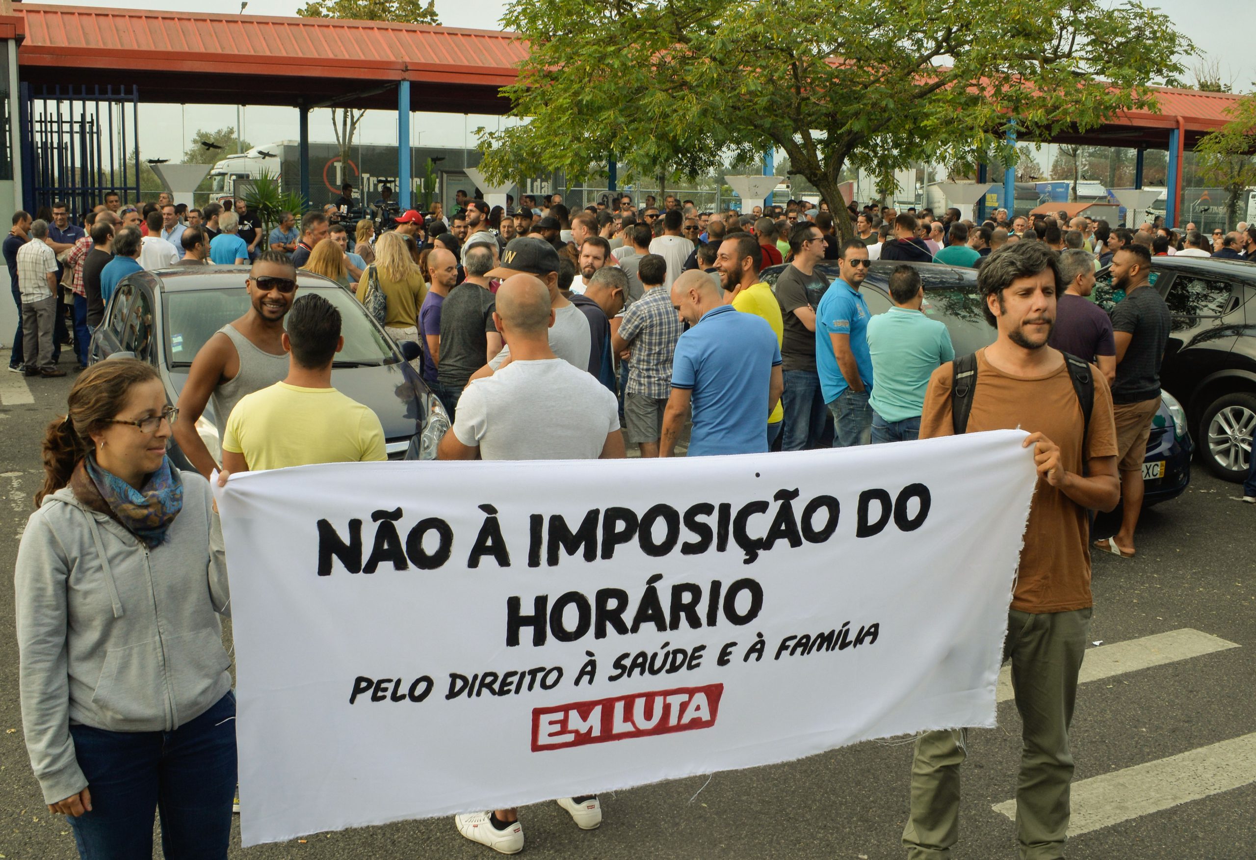 Reunião entre trabalhadores e administração da Autoeuropa adiada para terça-feira