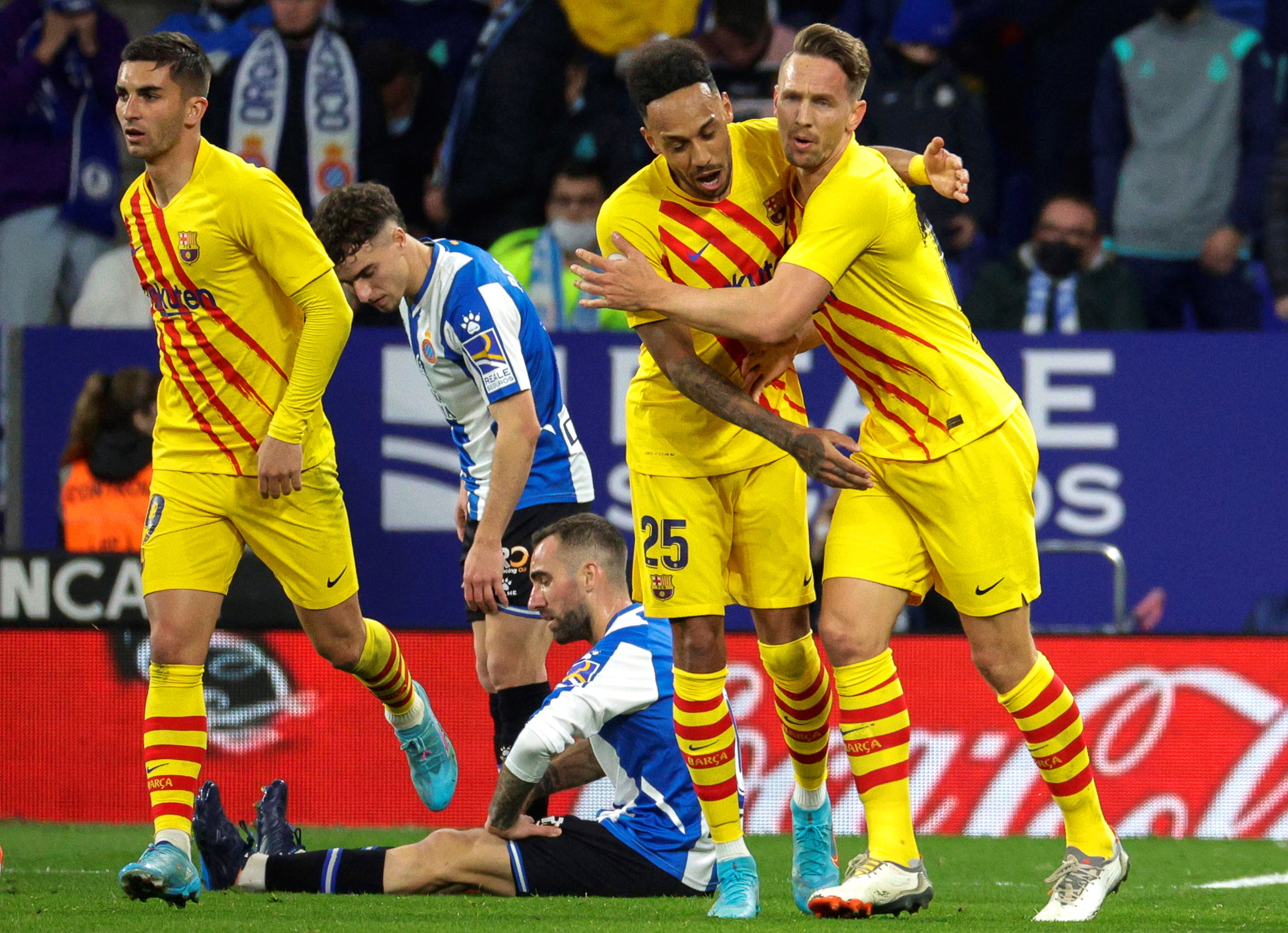 Golo ‘fora de horas’ de Luuk de Jong vale empate ao FC Barcelona ante o Espanyol