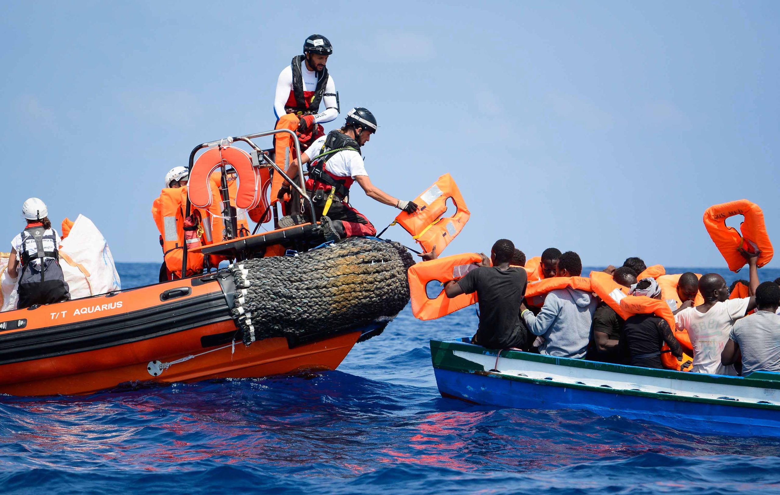 Espanha acolherá 60 dos 141 imigrantes do navio Aquarius