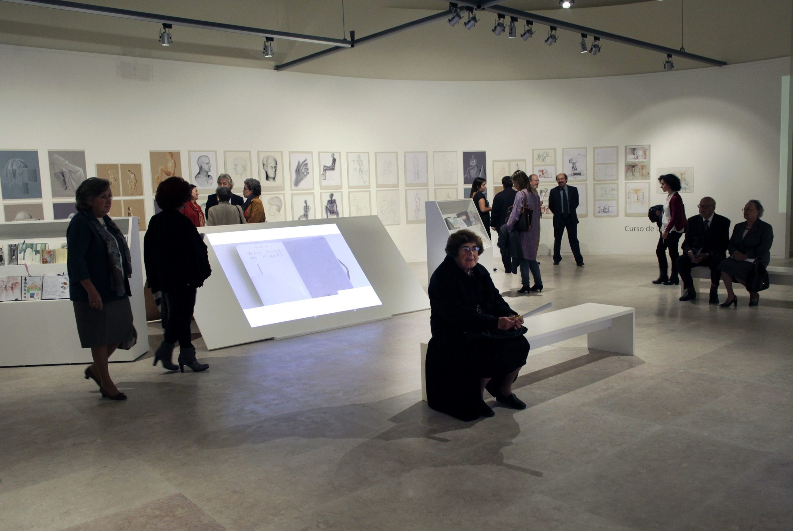 Academia Nacional de Belas Artes retoma cursos de desenho em fevereiro