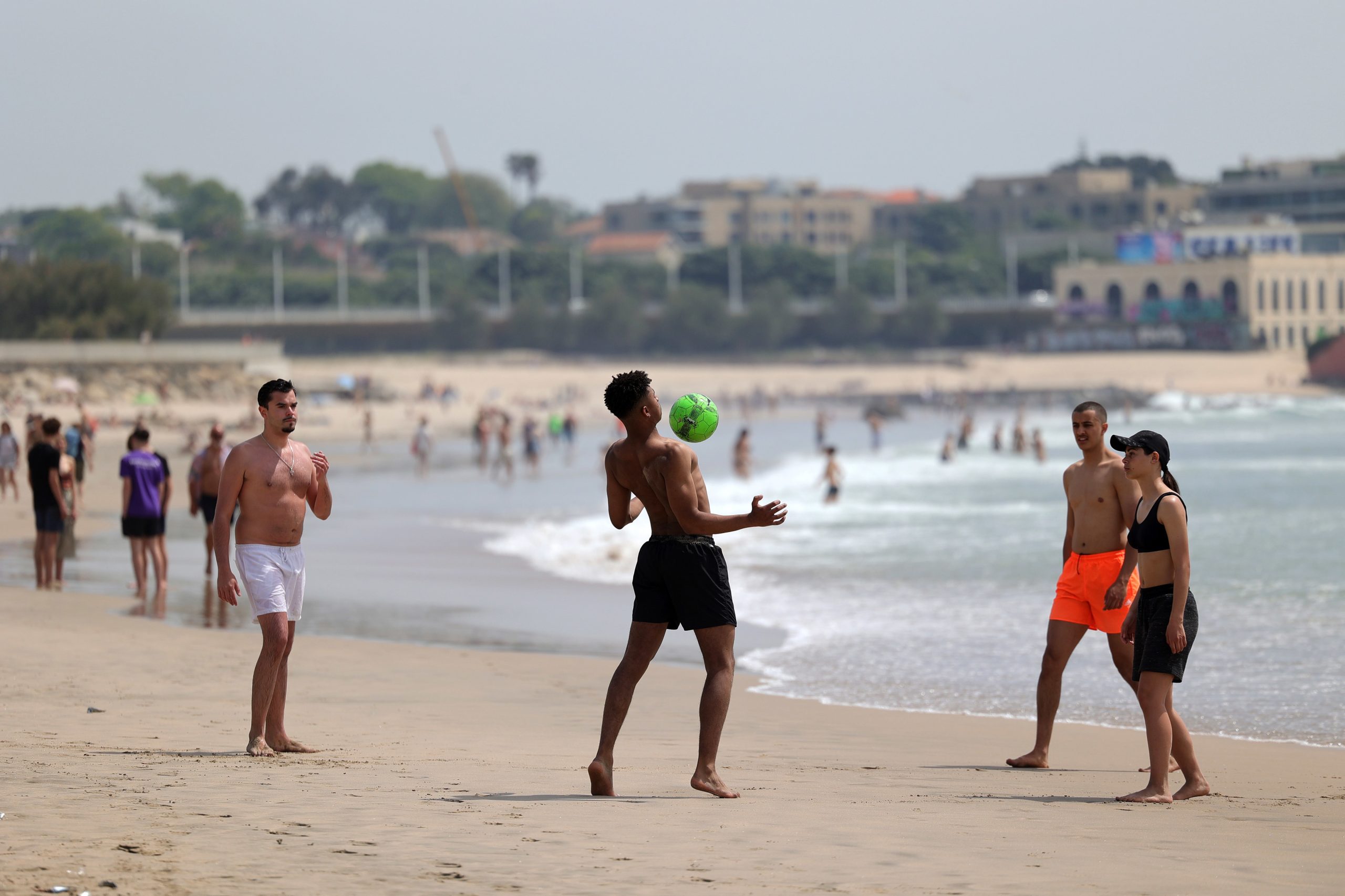 Câmara de Matosinhos lamenta silêncio do Governo a pedido de reforço de policiamento na praia