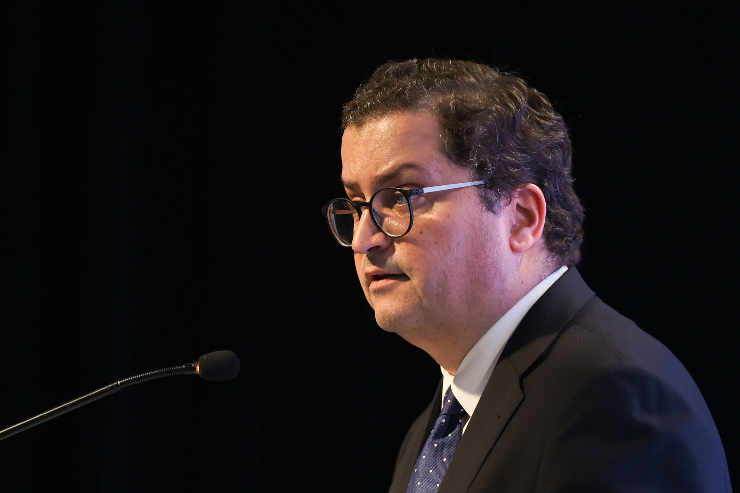 Ministro das Finanças defende que governação atual “é virtuosa e totalmente diferente” da do PS