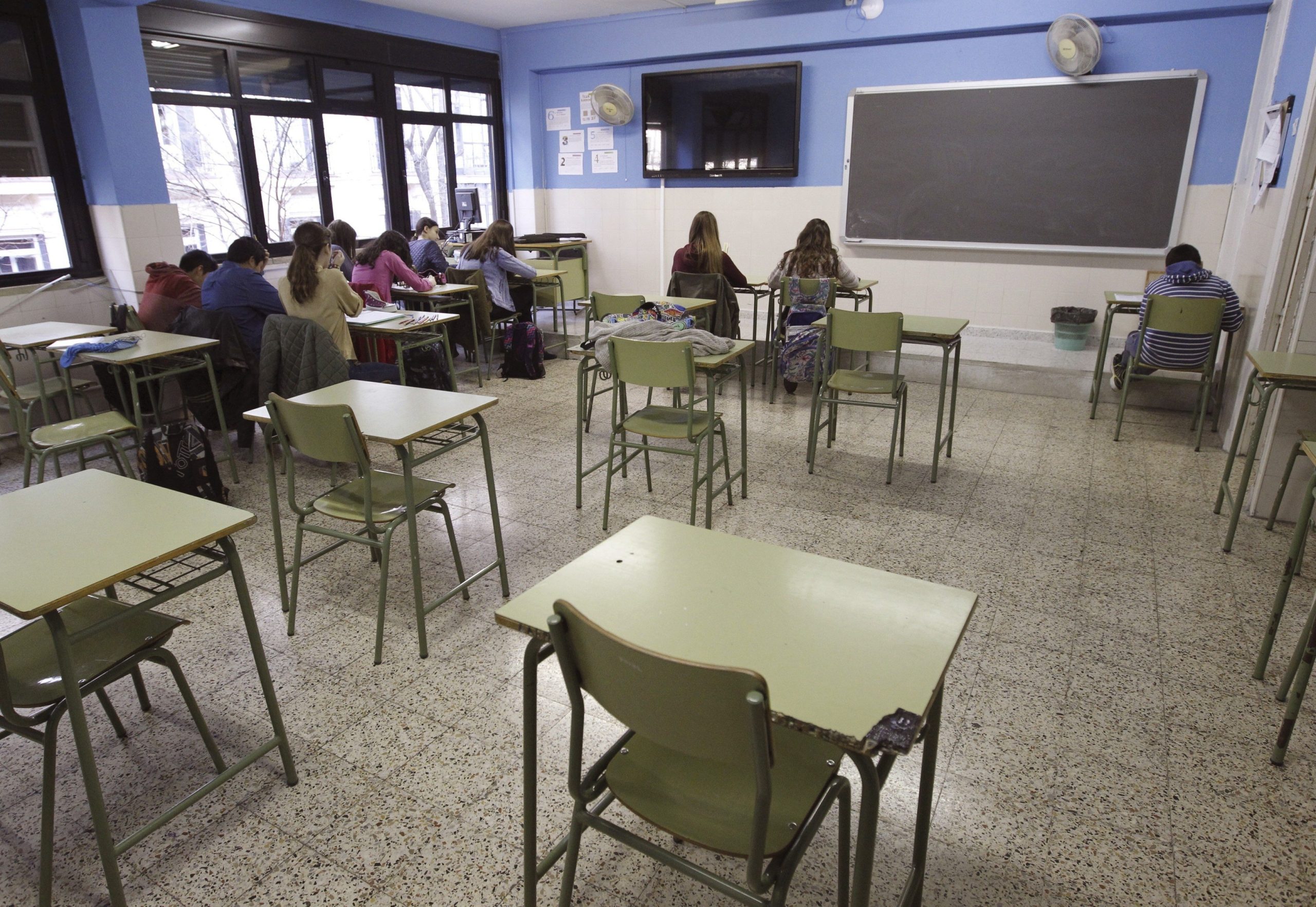 Ministério Público acusa professora que terá dado a aluna temas do exame nacional de português