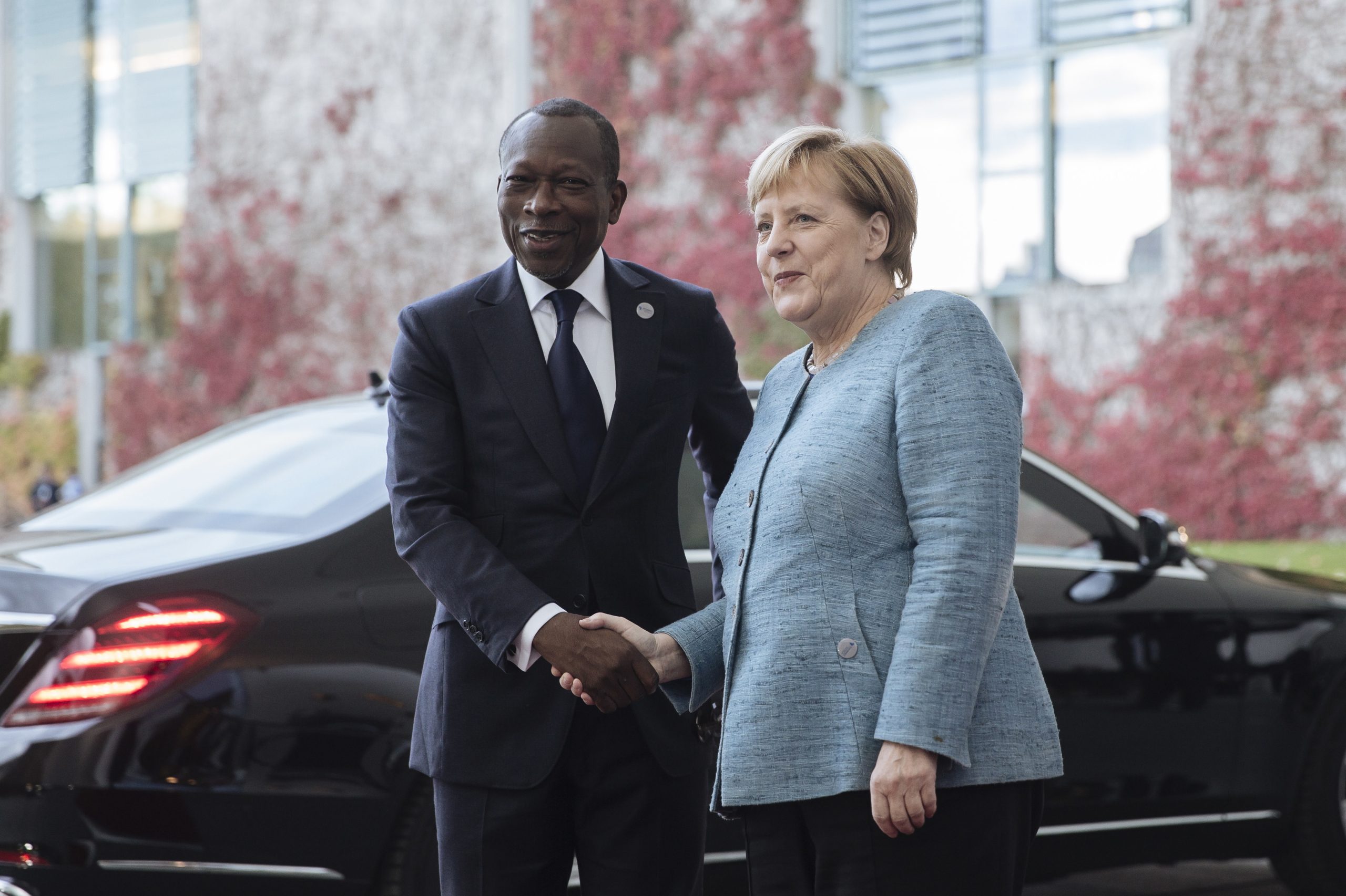 Merkel anuncia fundo de mil milhões de euros para apoiar PME em África