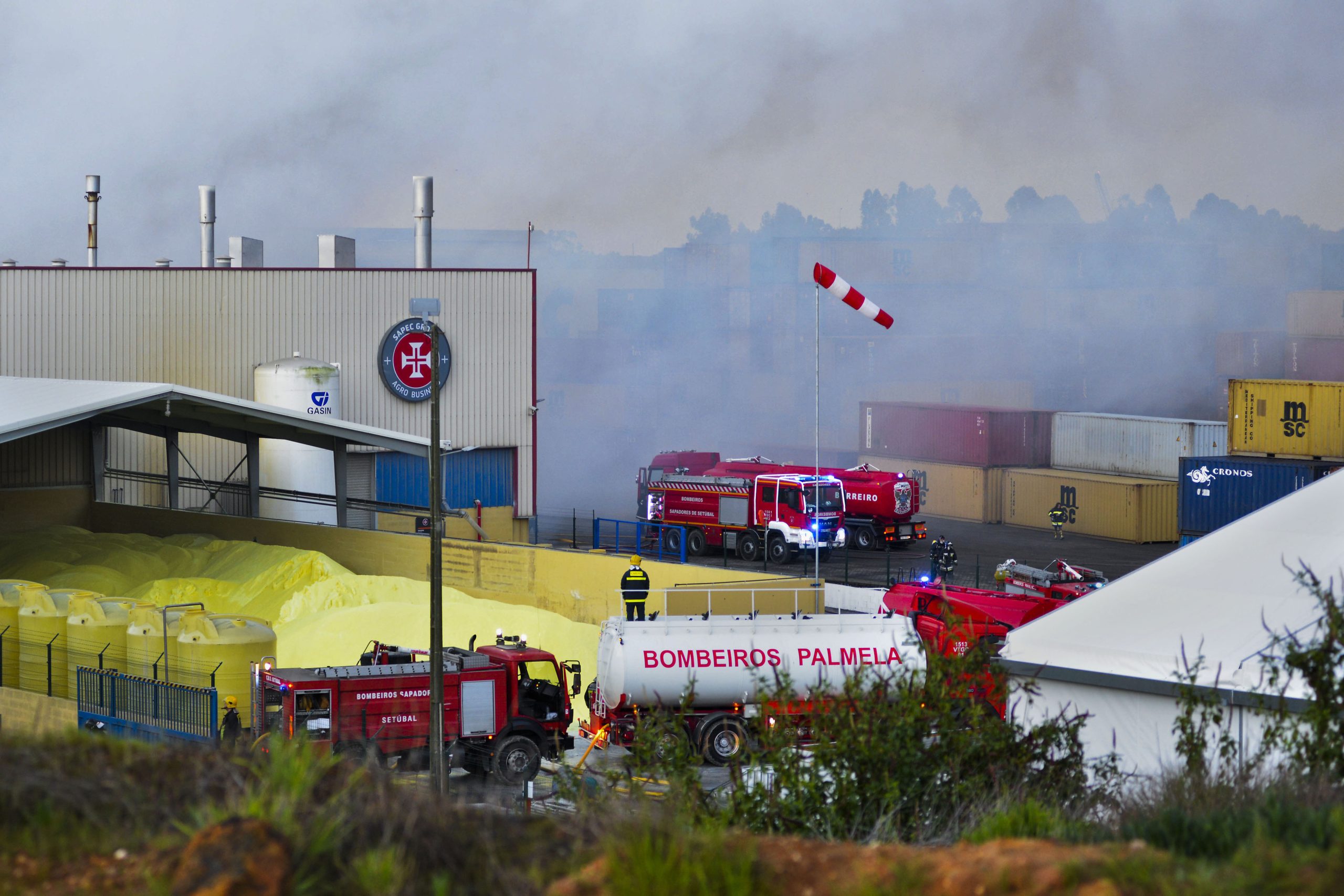 Nuvem de enxofre em Setúbal provoca lesões em 20 pessoas
