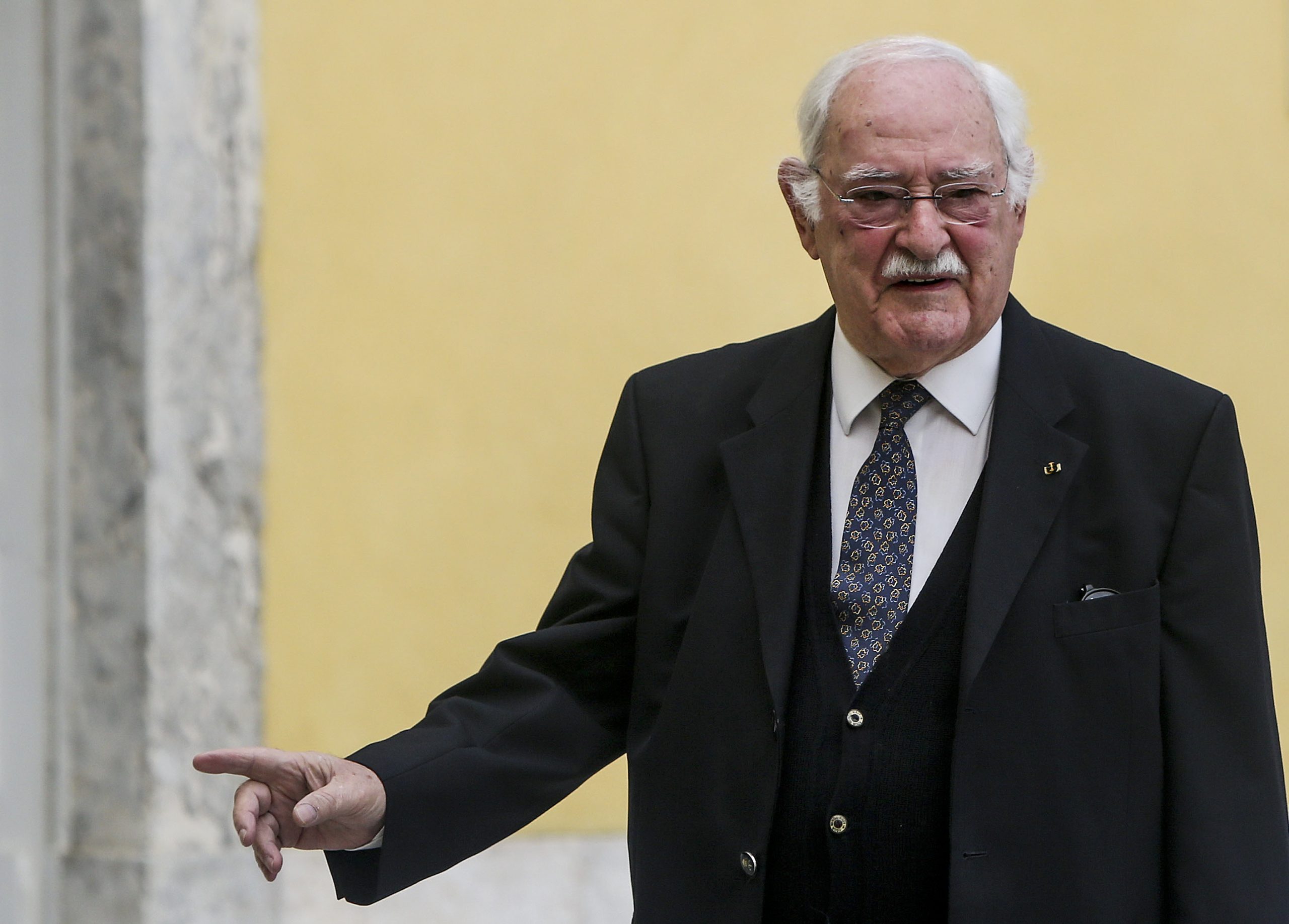Carreira de 80 anos de Ruy de Carvalho assinalados com exposição no Teatro D. Maria