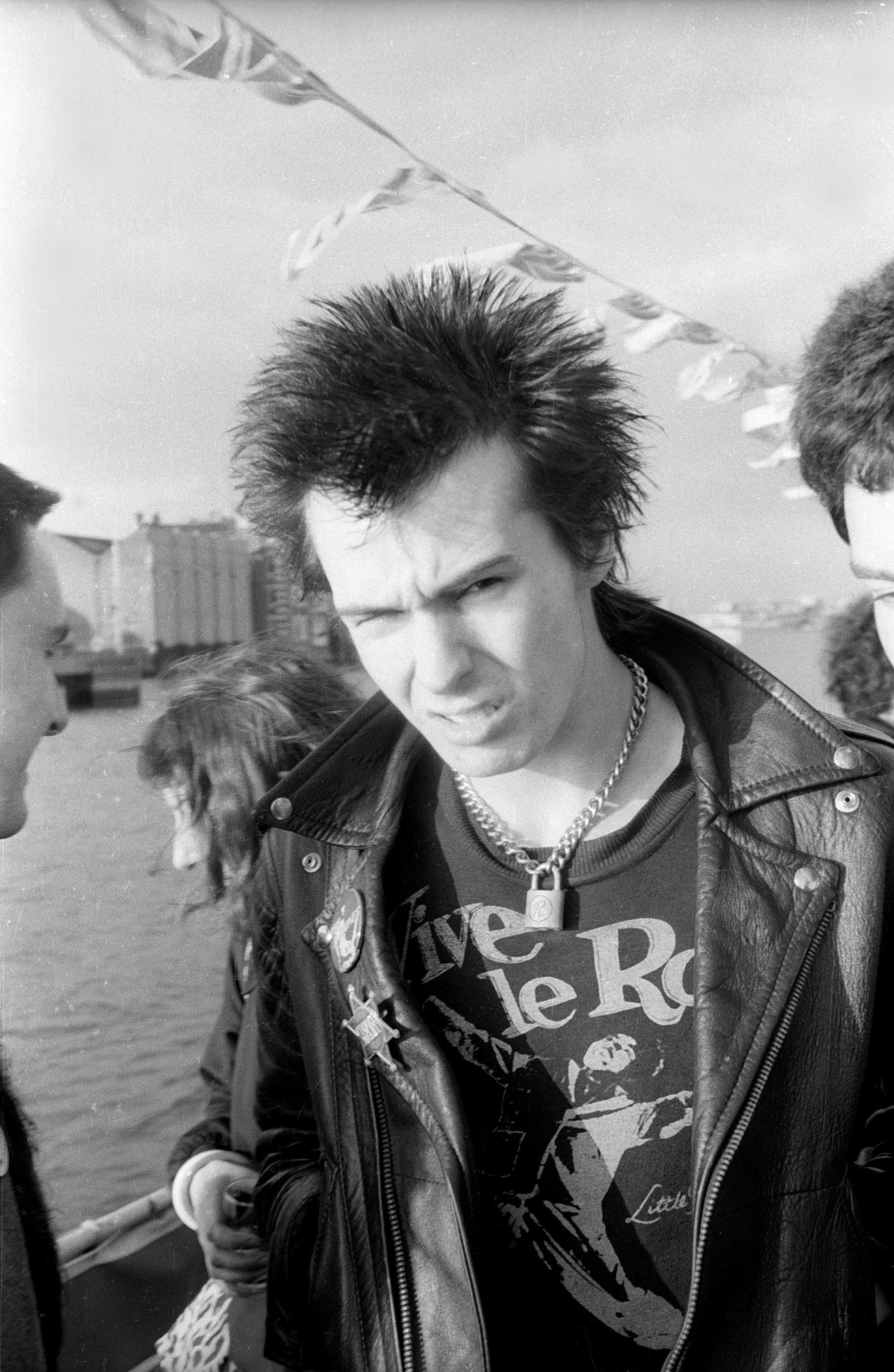Sid Vicious: De “menino da mamã” à atitude do punk rock