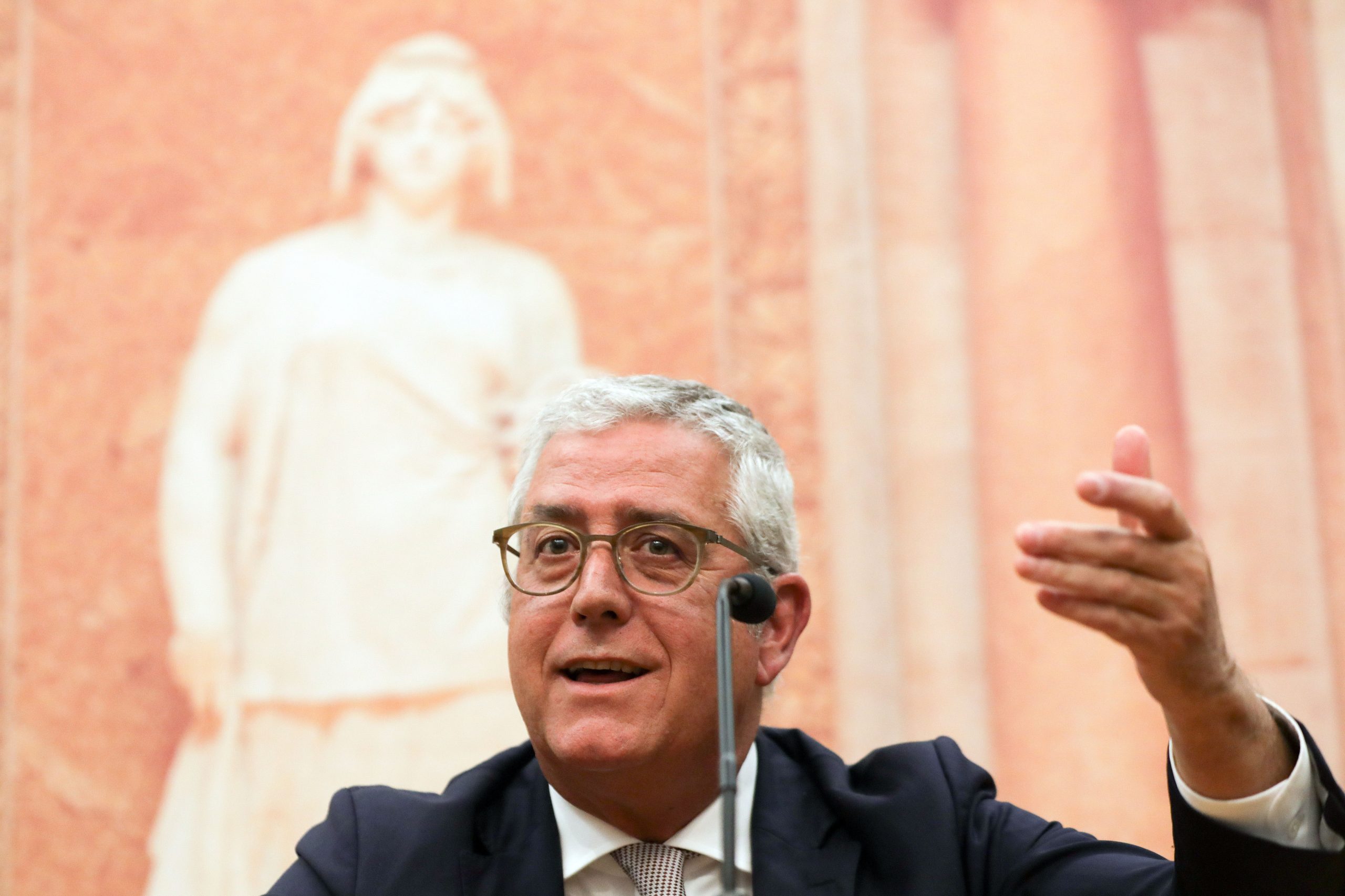 Fernando Negrão diz que “há um problema de natureza ética” na bancada do PSD