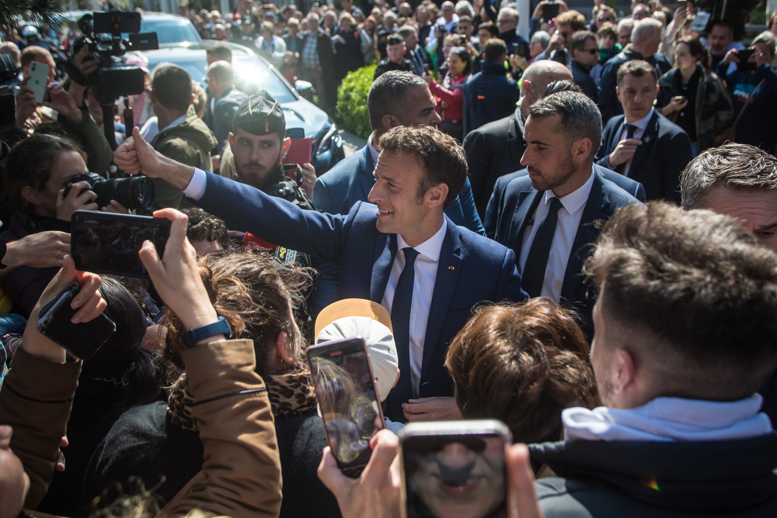 Eleições em França: Sondagens à boca das urnas divulgadas na Bélgica dão vitória a Macron