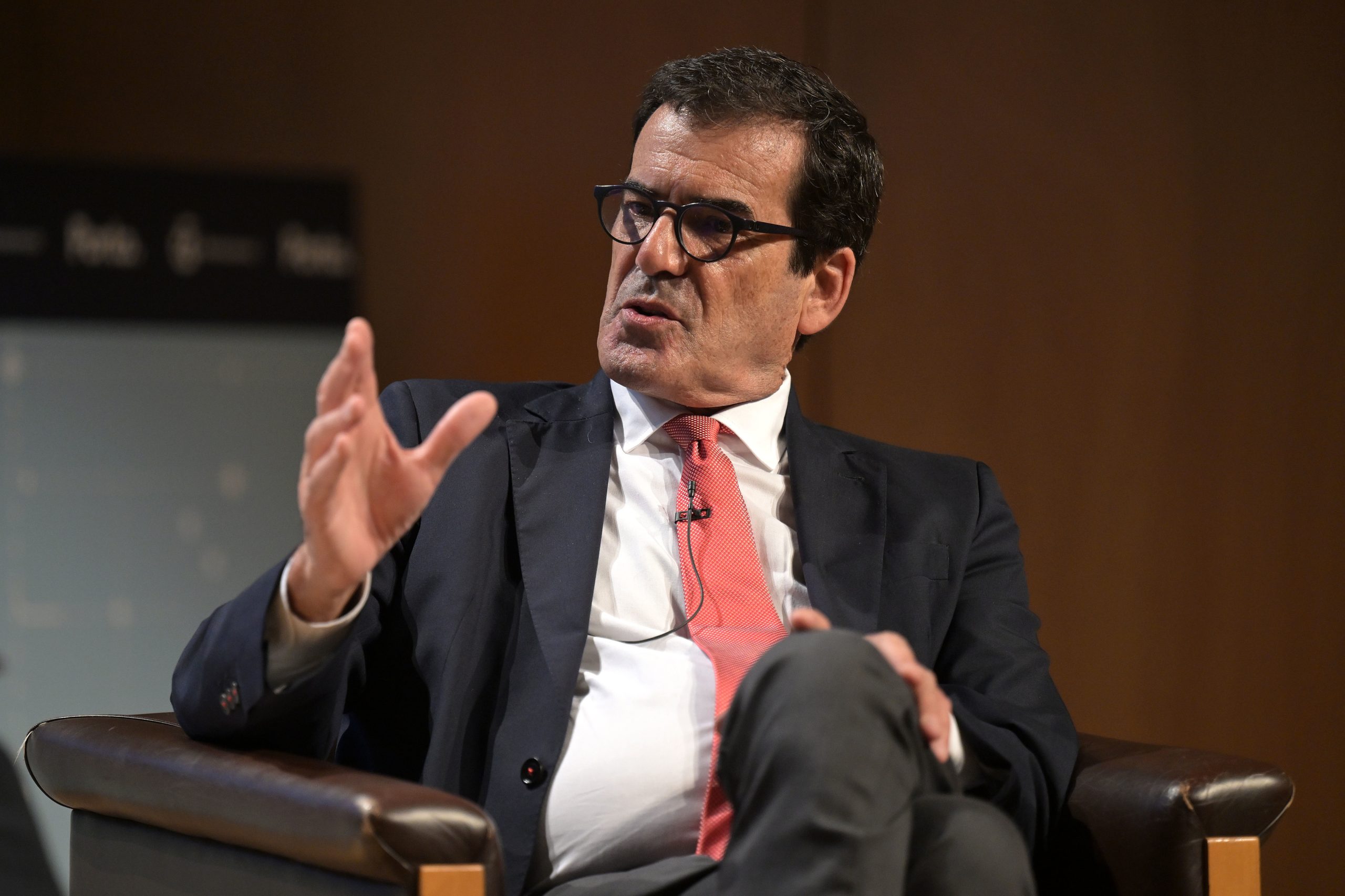 Rui Moreira diz que cabe ao executivo regular o Porto e atividades como os ‘tuk-tuks’