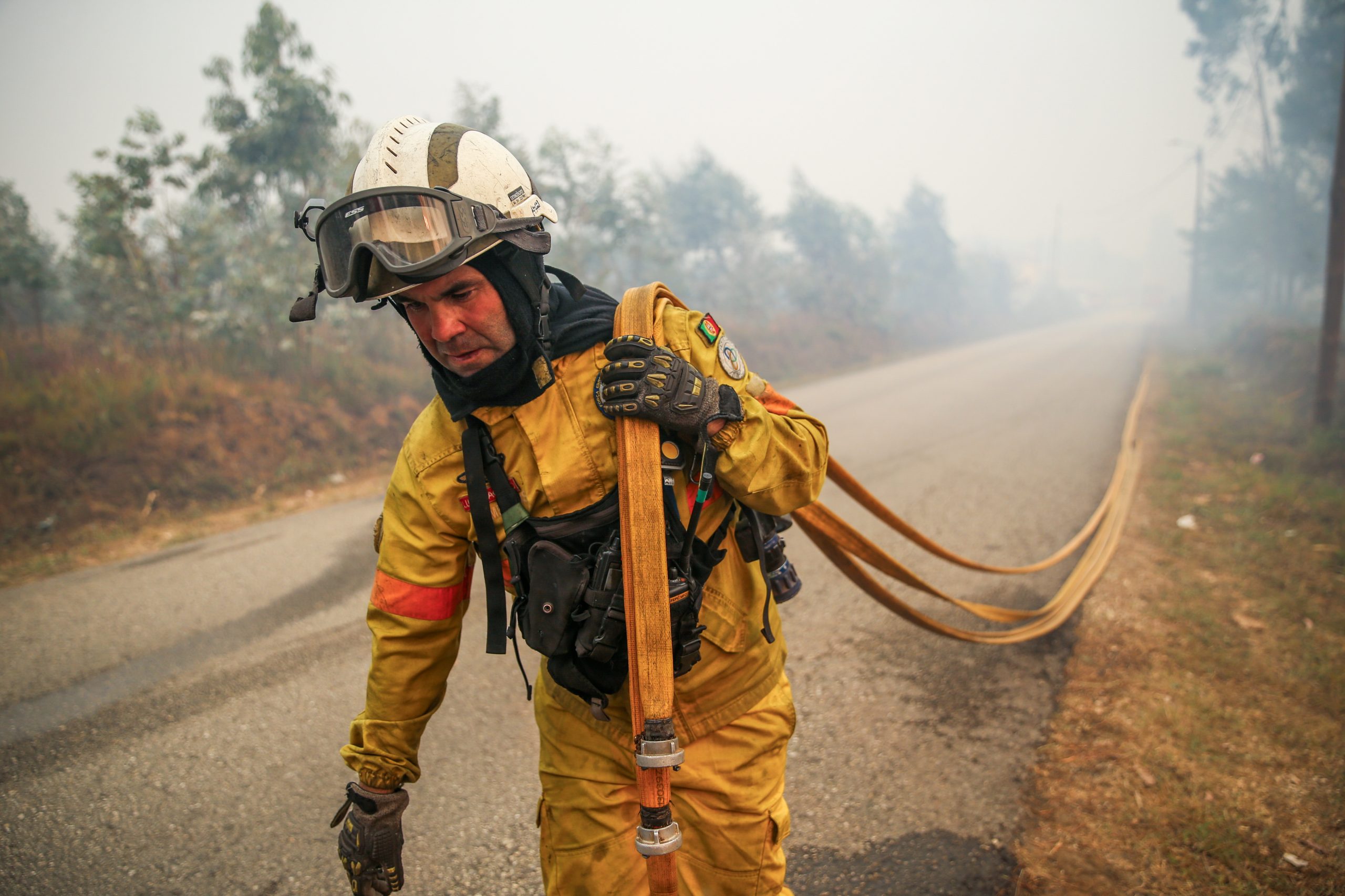 Seis grandes incêndios mobilizam mais de 3.500 operacionais