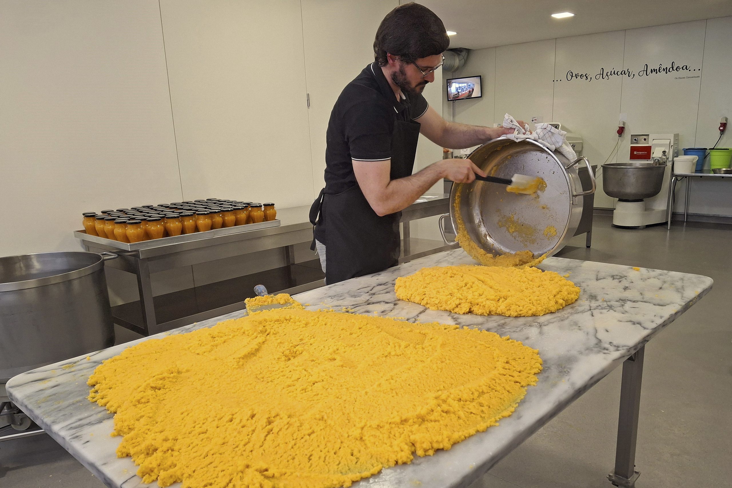 Páscoa com Pão de Ló de Ovar mais caro, na vizinha Arouca a inflação não chegou aos doces