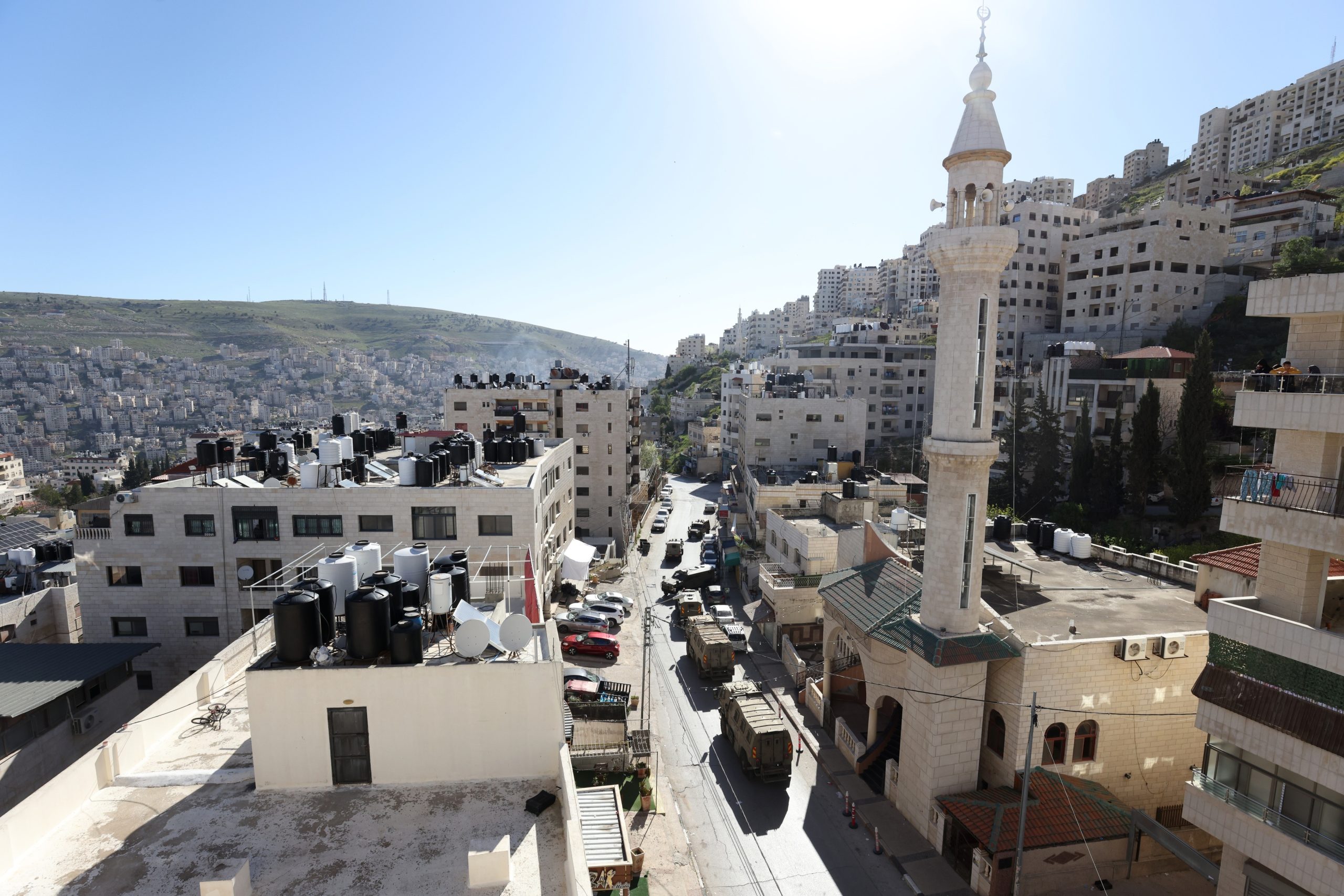 Covil dos Leões. Milícia de Nablus mata palestiniano acusado de espiar para Israel