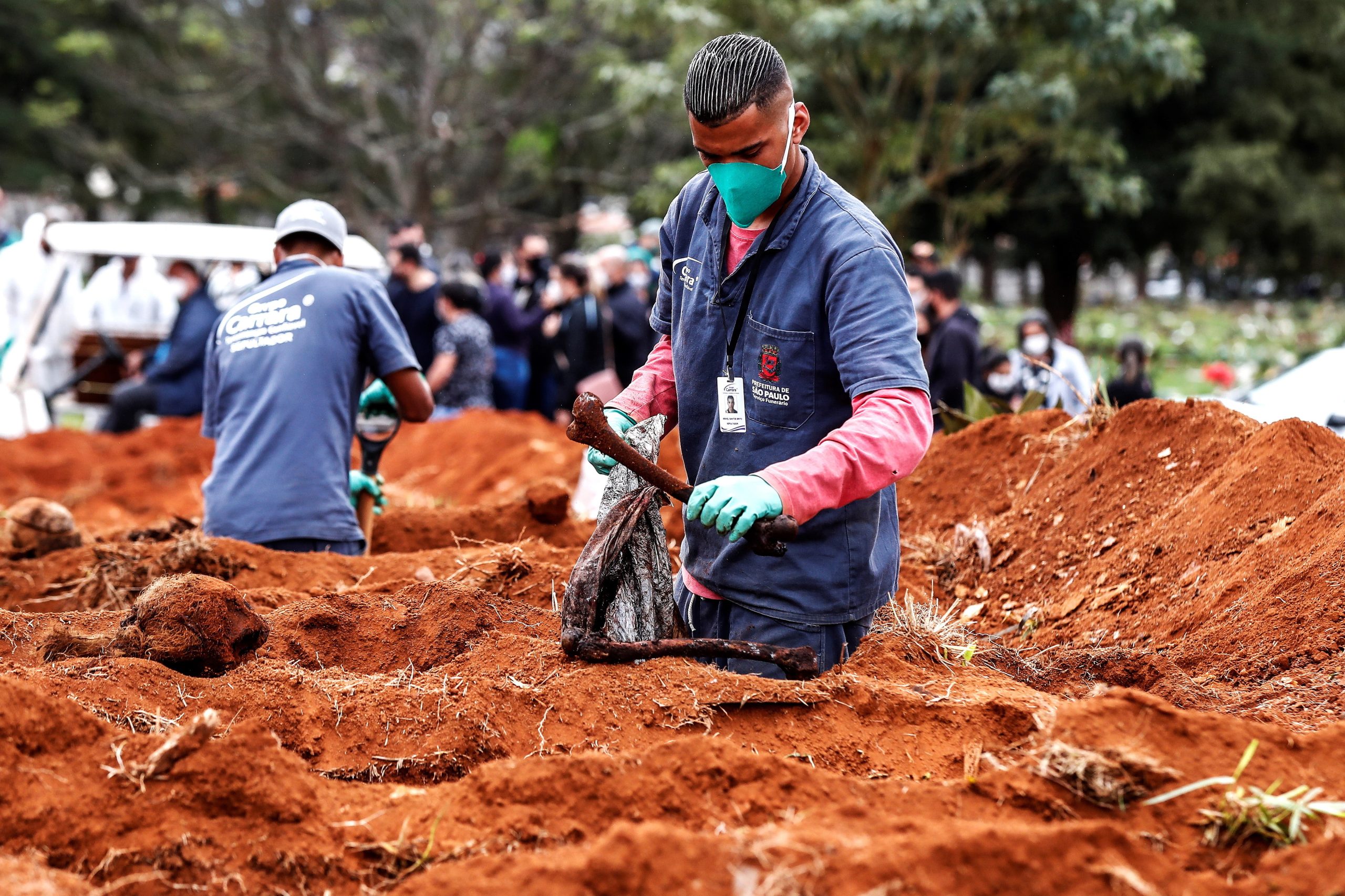 Pandemia já matou mais de 55 mil pessoas no Brasil