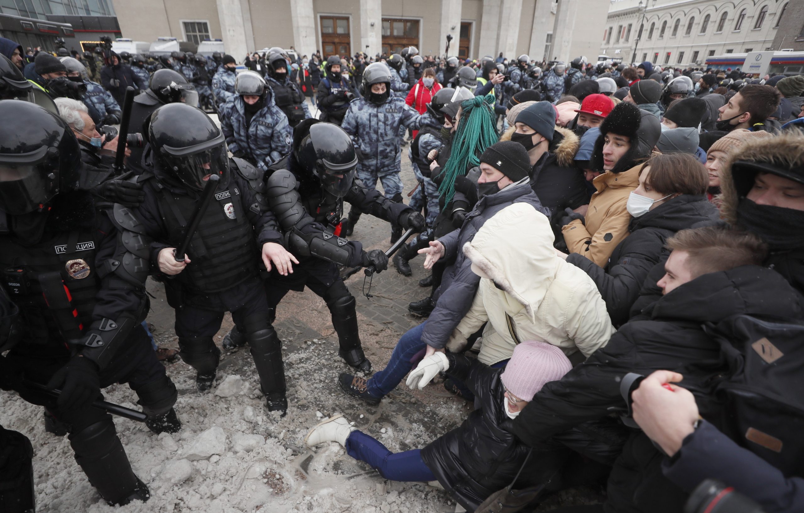 Rússia. Polícia detém mais de 2.800 manifestantes pela libertação de Navalny