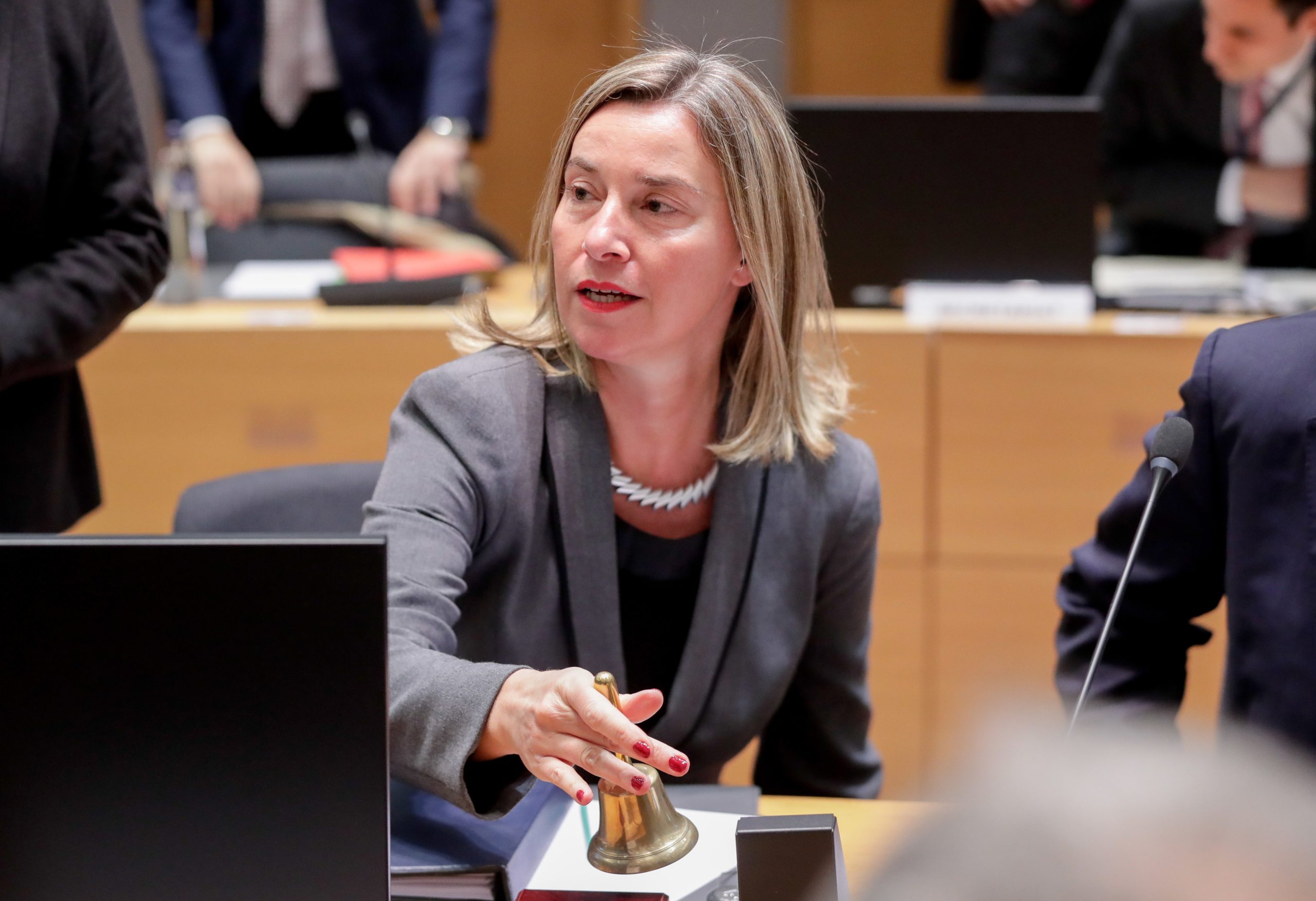 Mogherini garante a António Costa “total mobilização” da UE para ajudar Moçambique