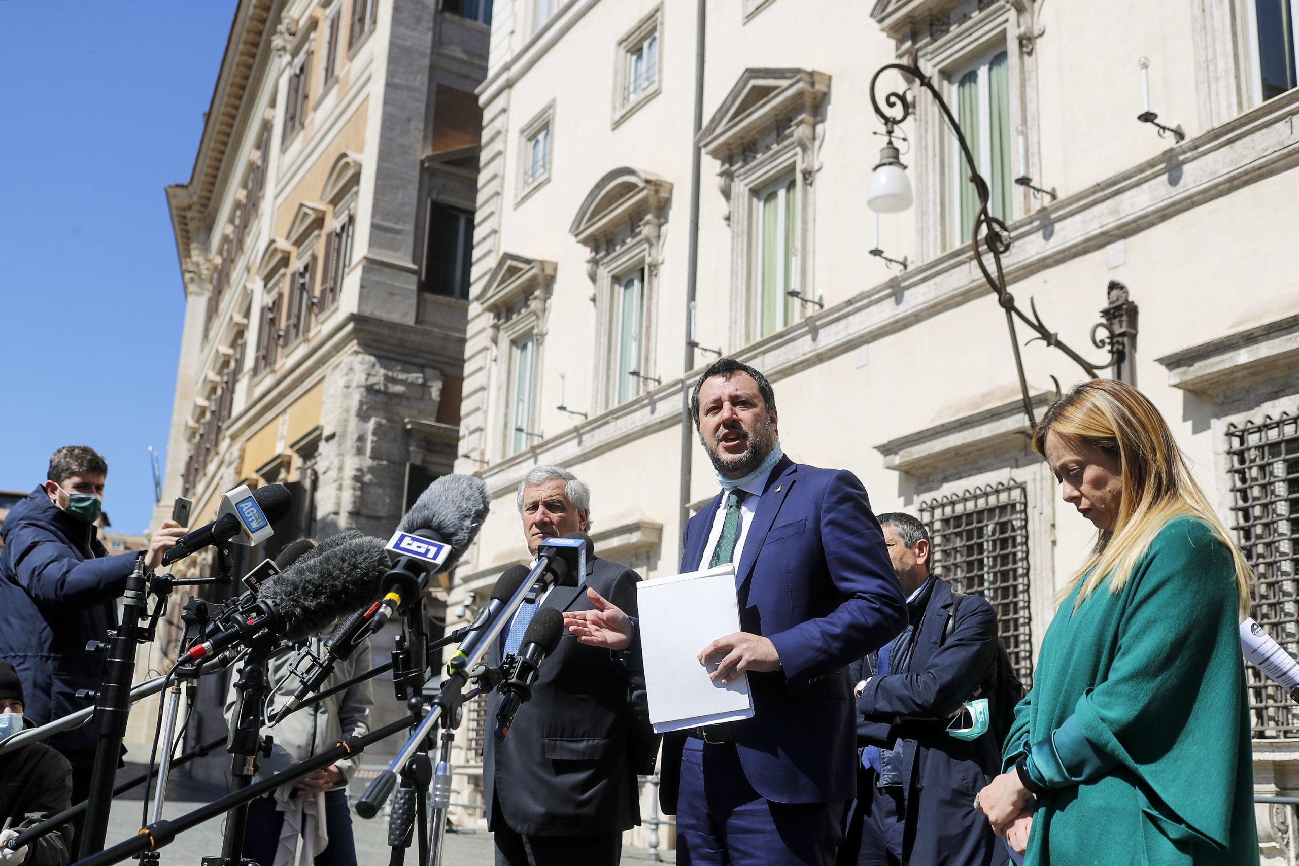Matteo Salvini quer igrejas abertas na Páscoa, mas bispos recusam