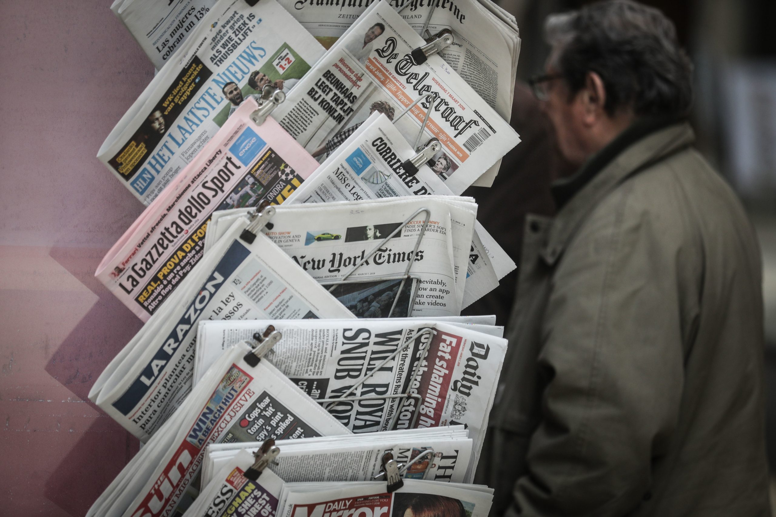 Jornal espanhol Publico suspende colaboração com Boaventura de Sousa Santos