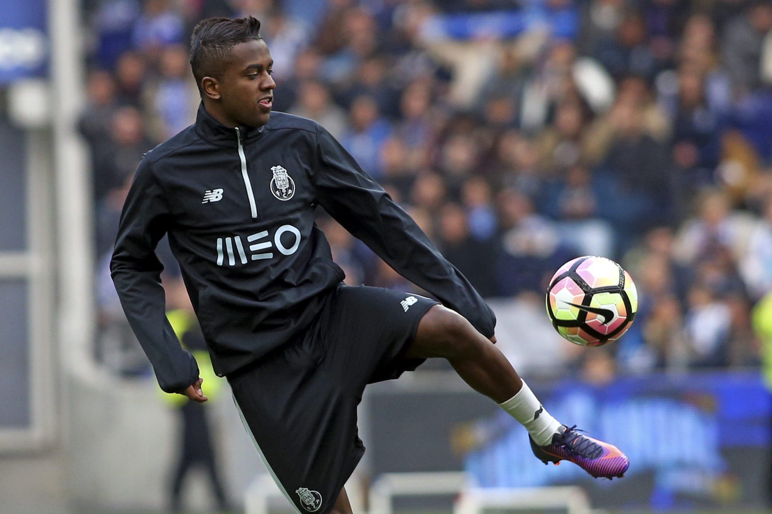 Cerca de 28.000 adeptos apoiaram o FC Porto no primeiro treino do ano