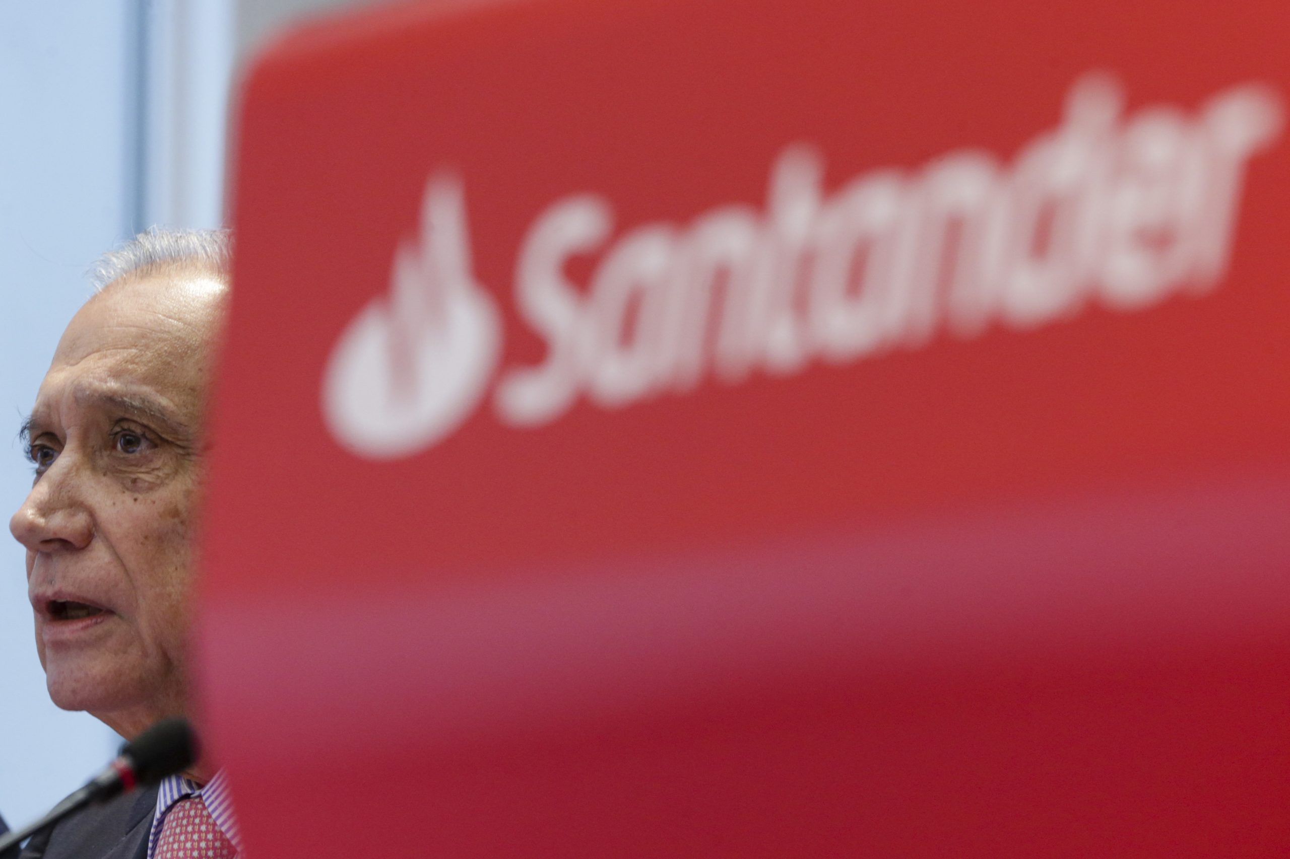 Vieira Monteiro passa a ‘chairman’ do Santander e é substituído por Castro Almeida