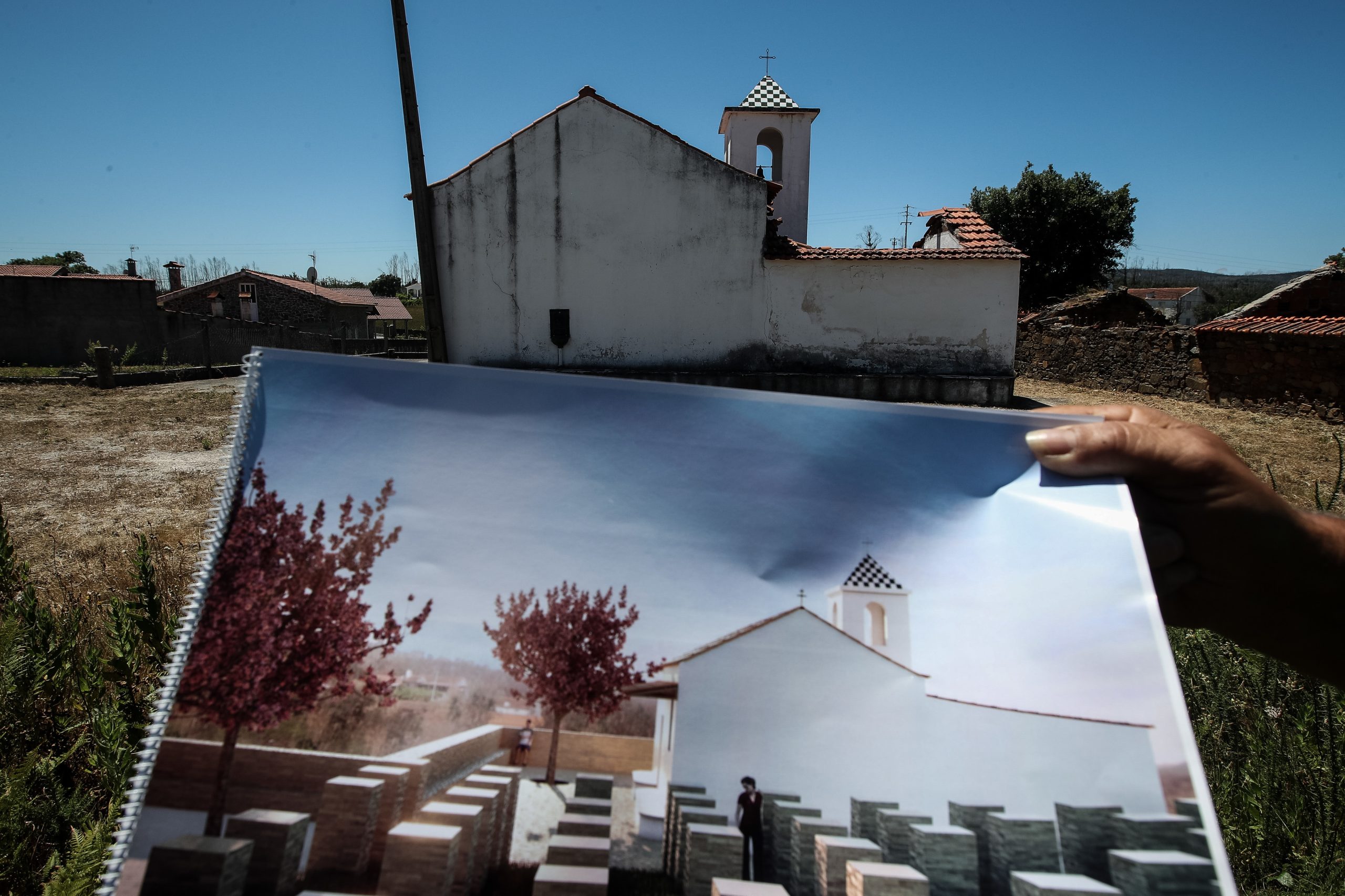 Única capela que ardeu nos incêndios de Pedrógão Grande reabre terça-feira ao culto