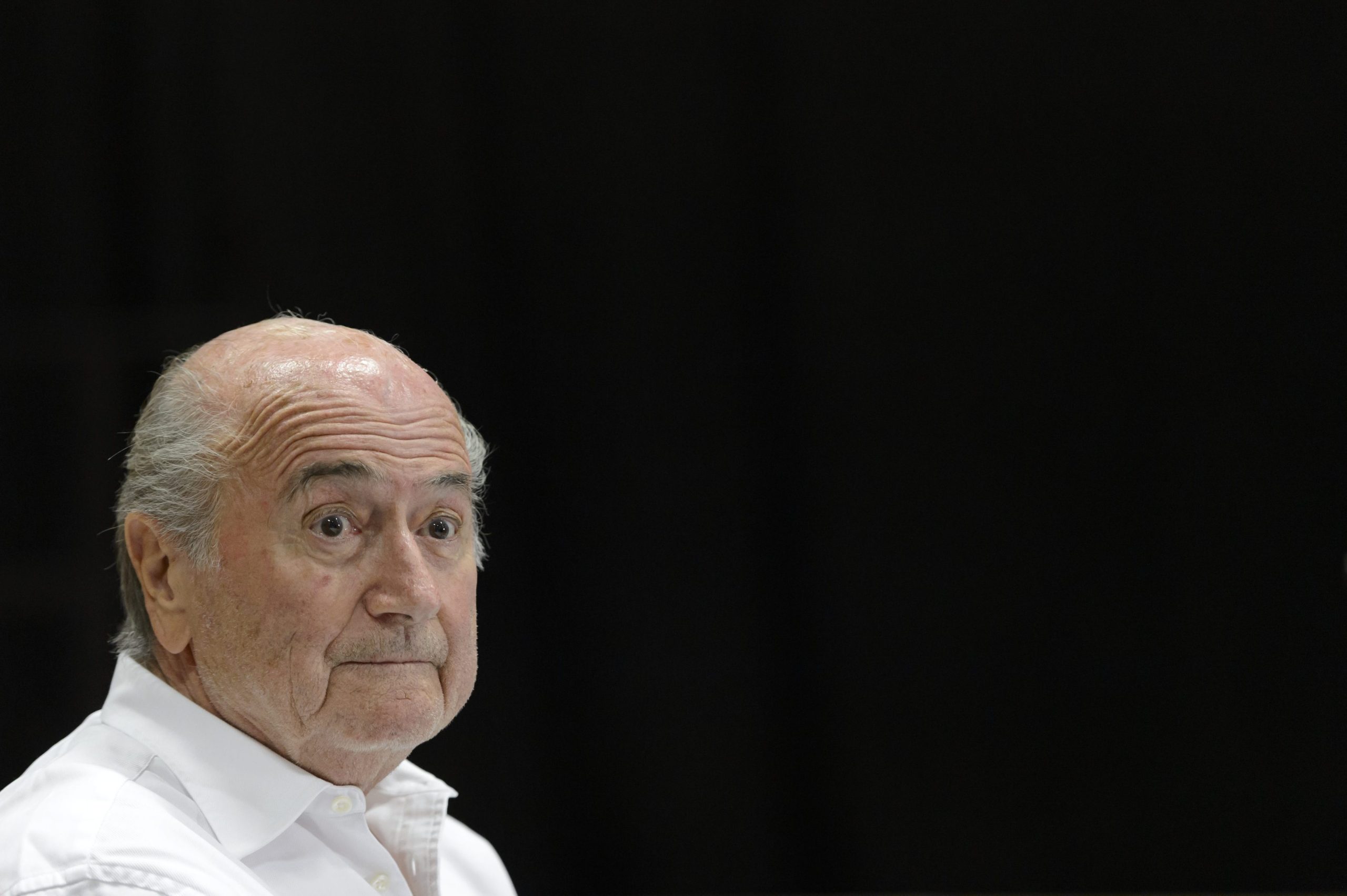 Infantino recebe menos de metade do que Blatter recebia como líder da FIFA