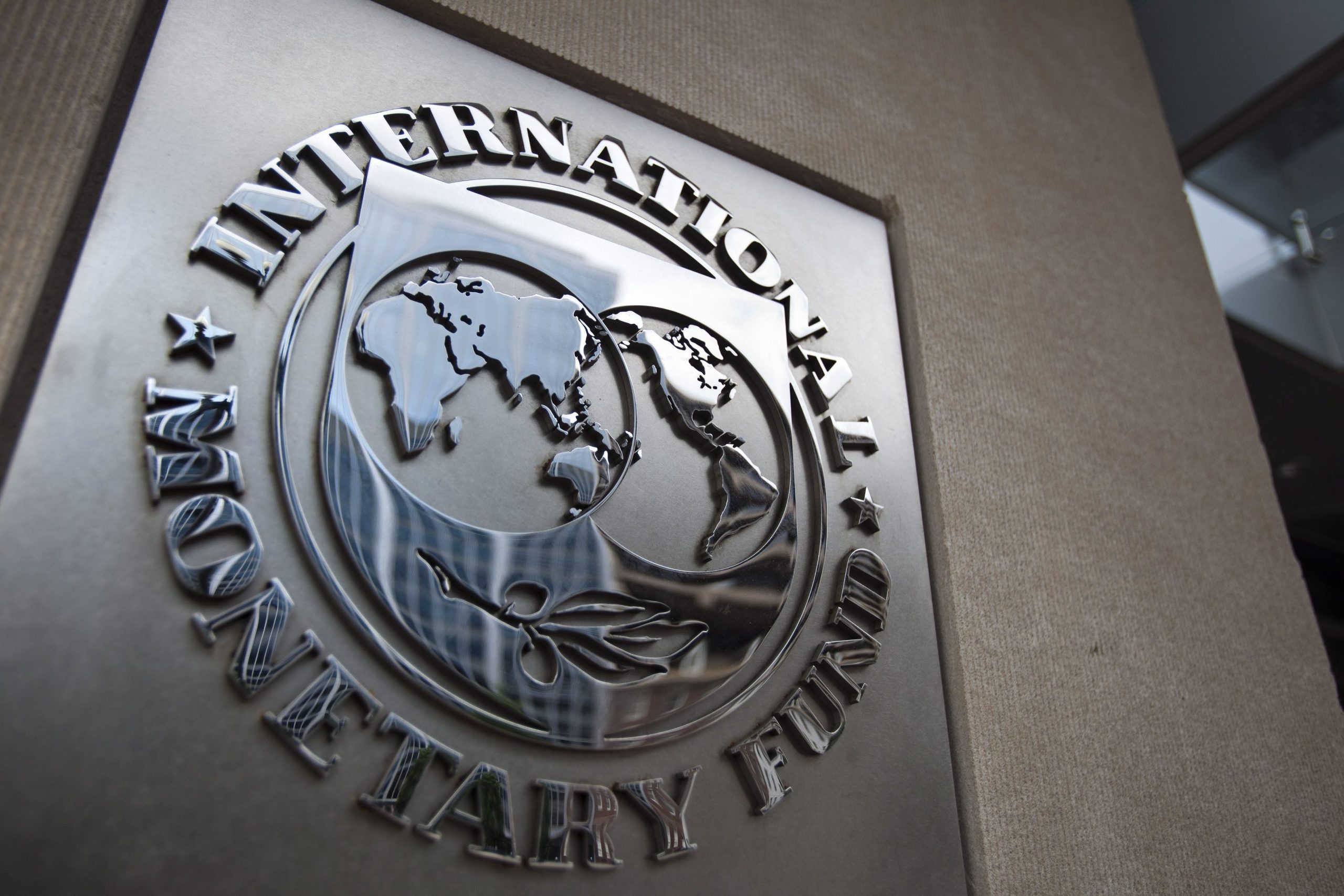 Estado revê em baixa reembolsos antecipados ao FMI previstos até 2019