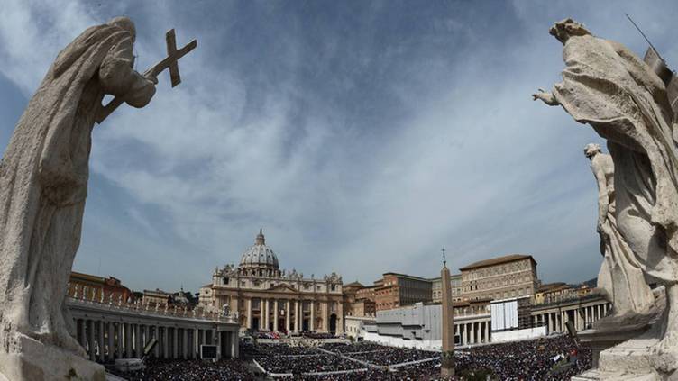Vaticano encerra quase 5 mil contas bancárias “suspeitas”