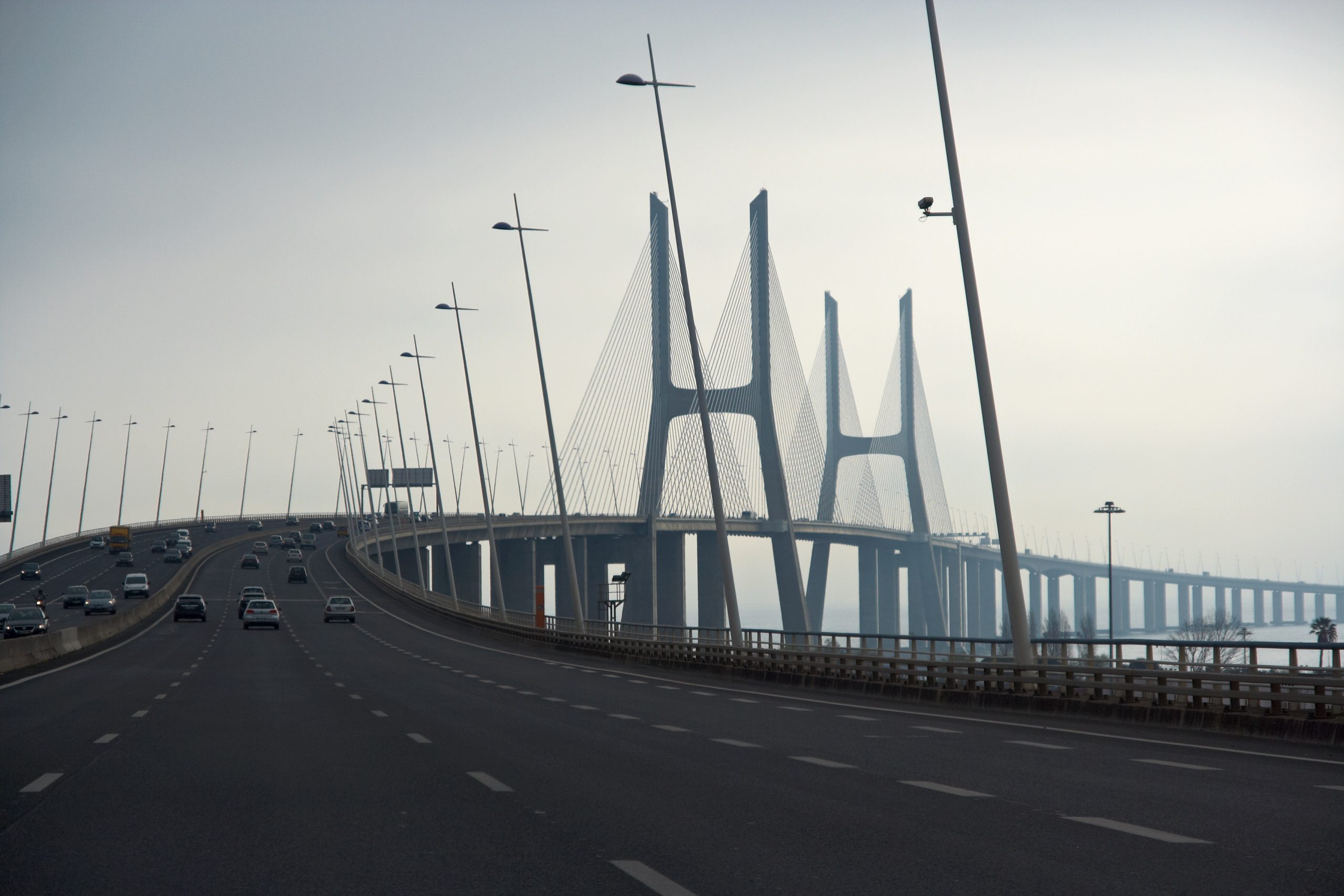 Ponte Vasco da Gama cortada ao trânsito na noite de quarta para quinta-feira