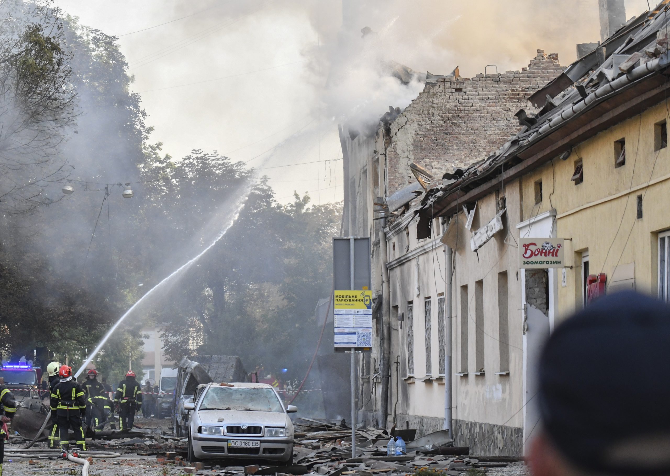 Pelo menos 20 mortos em ataque russo no leste da Ucrânia. UE acusa Putin de não ter “qualquer interesse na paz”