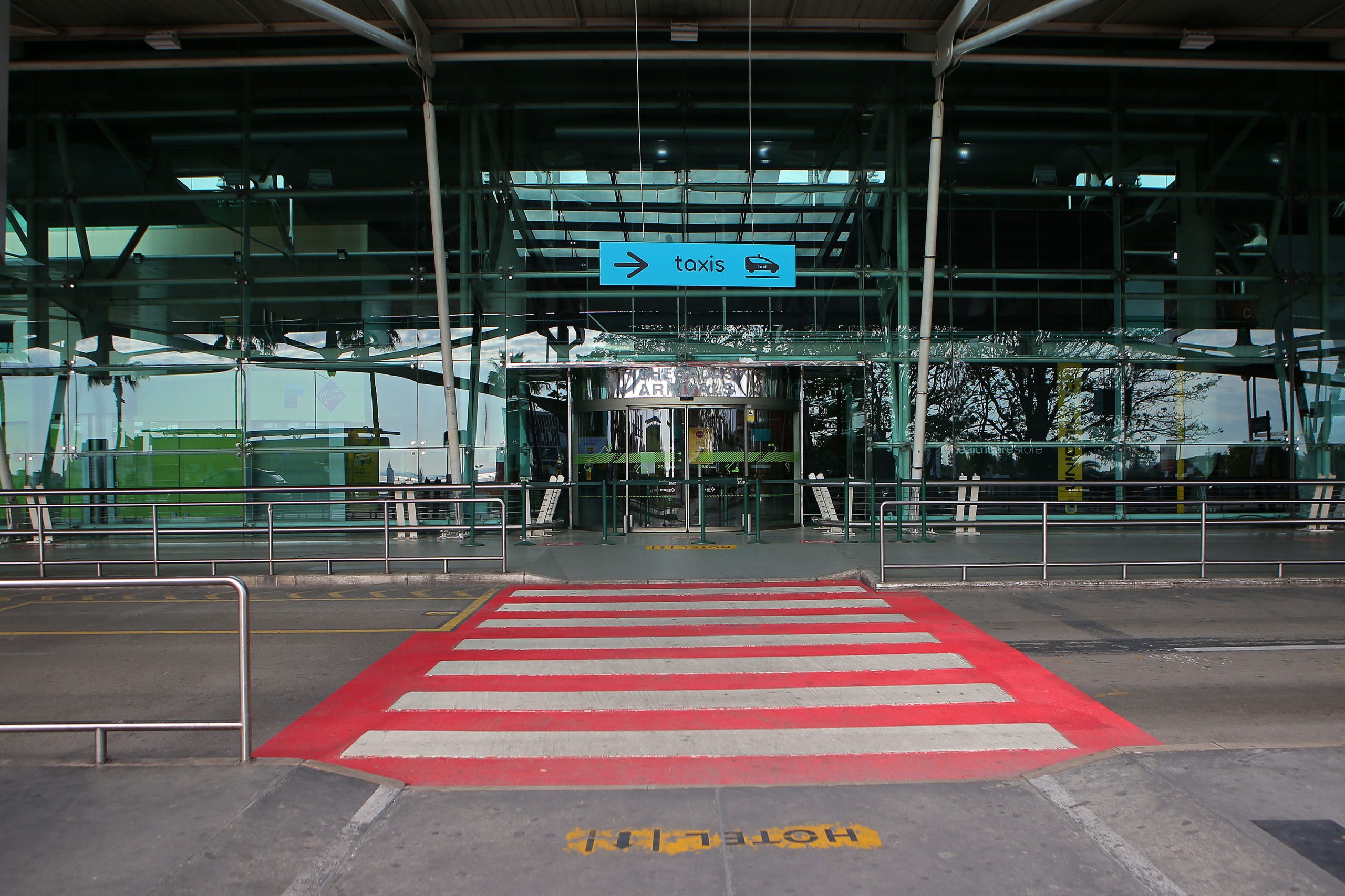 Aeroportos nacionais movimentam menos 71,5% de passageiros no 3.º trimestre