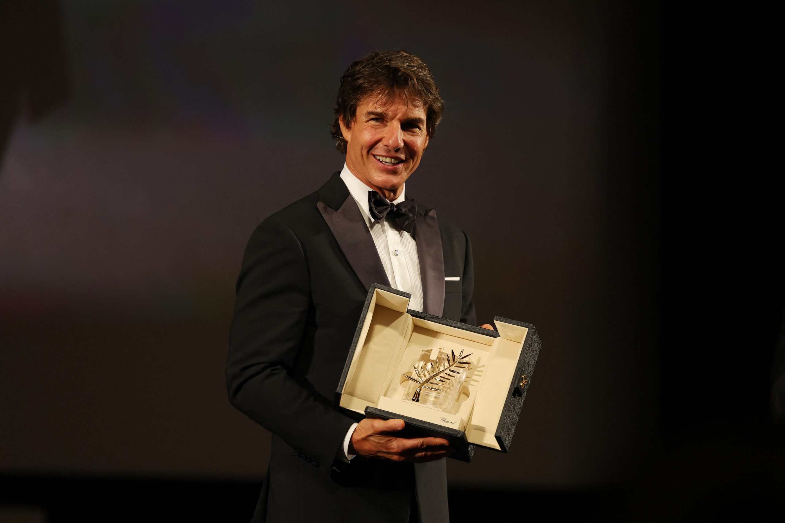 Tom Cruise recebe Palma de Ouro honorária surpresa em Cannes