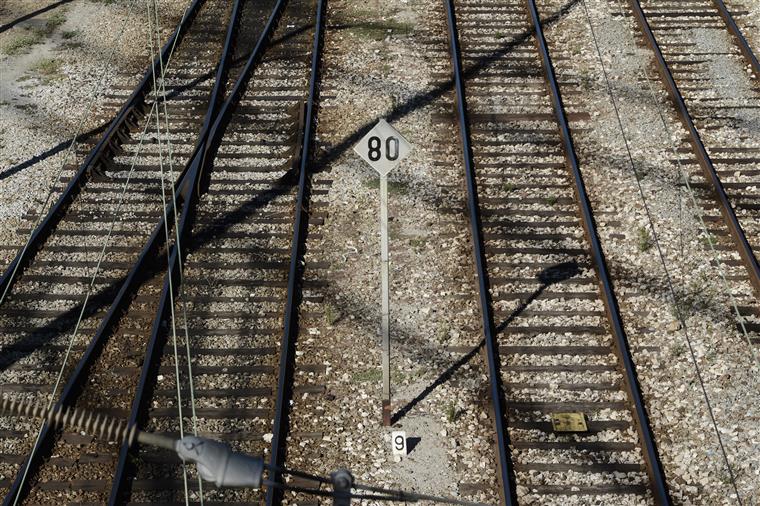 “Anomalia” após intervenção na via contribuiu para acidente de comboio na Linha do Norte em 2017