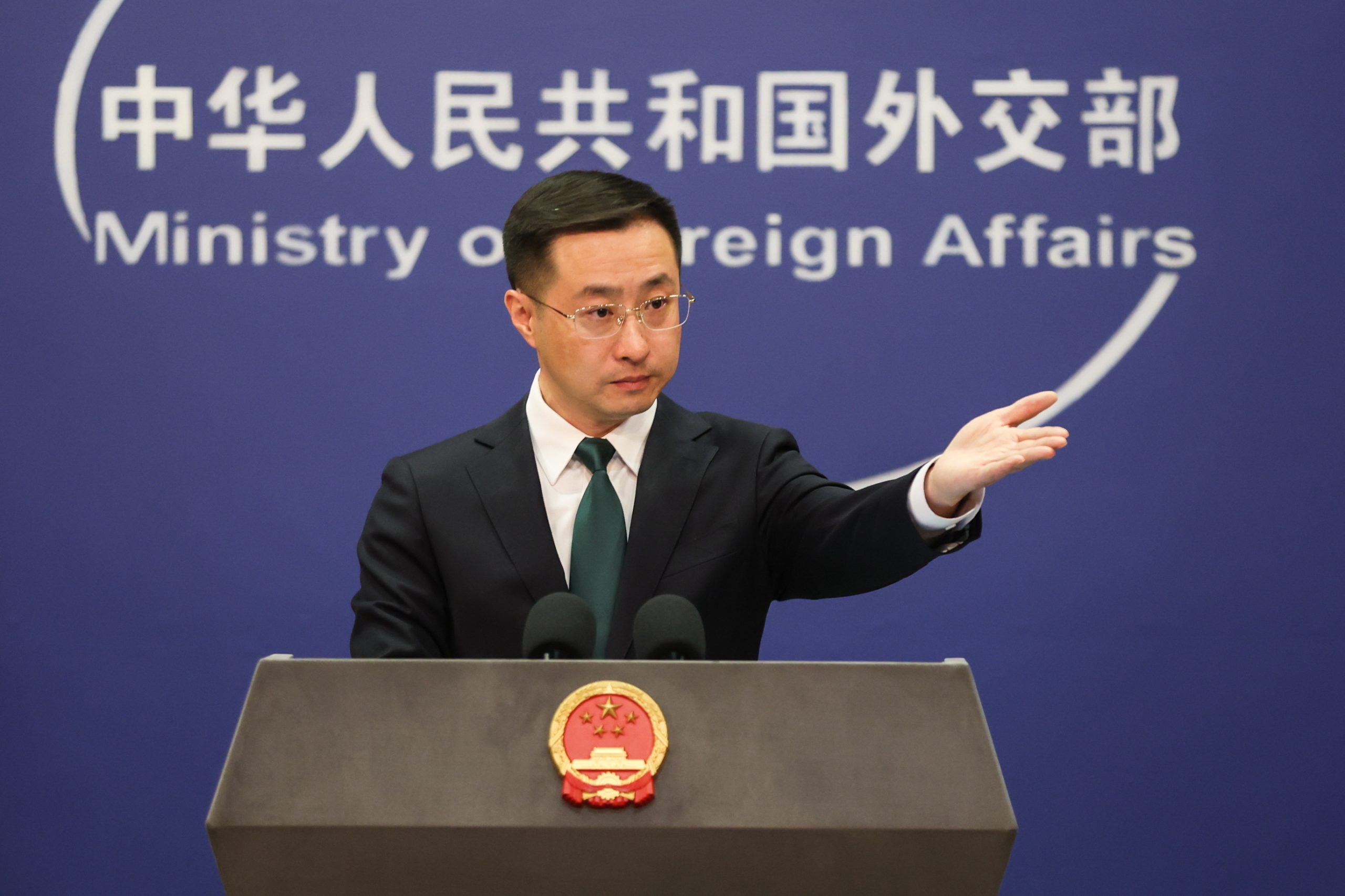 China acusa navios filipinos de “violarem a sua soberania” em águas disputadas