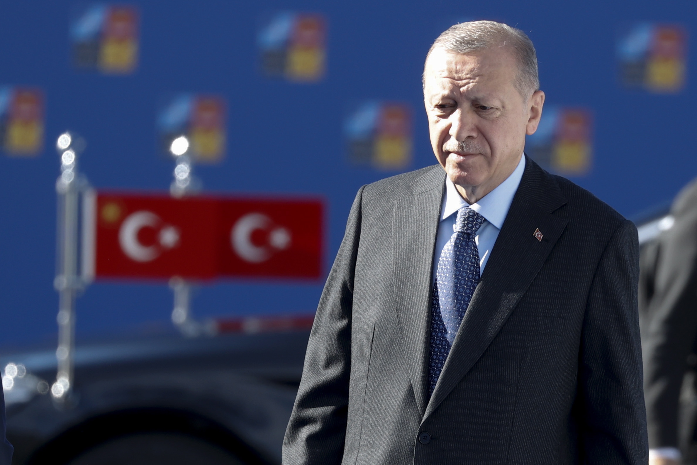 Erdogan volta a ameaçar “congelar” adesão da Suécia e Finlândia à NATO