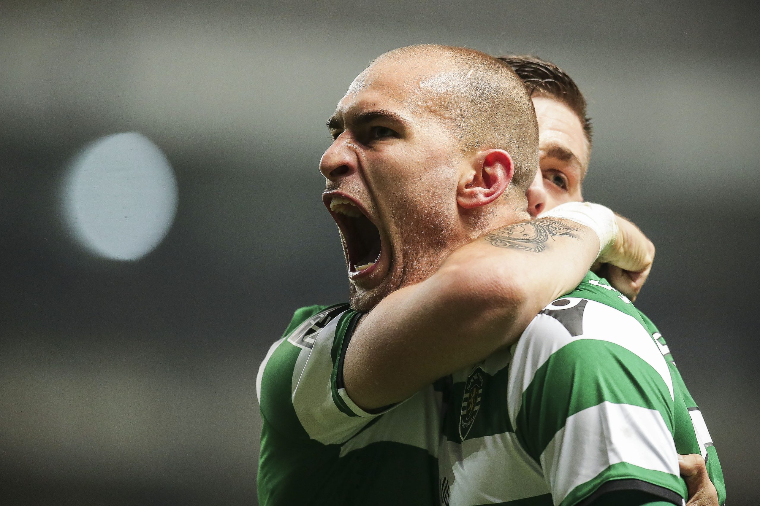 Sporting: Bas Dost diz estar “chocado” com agressões na Academia