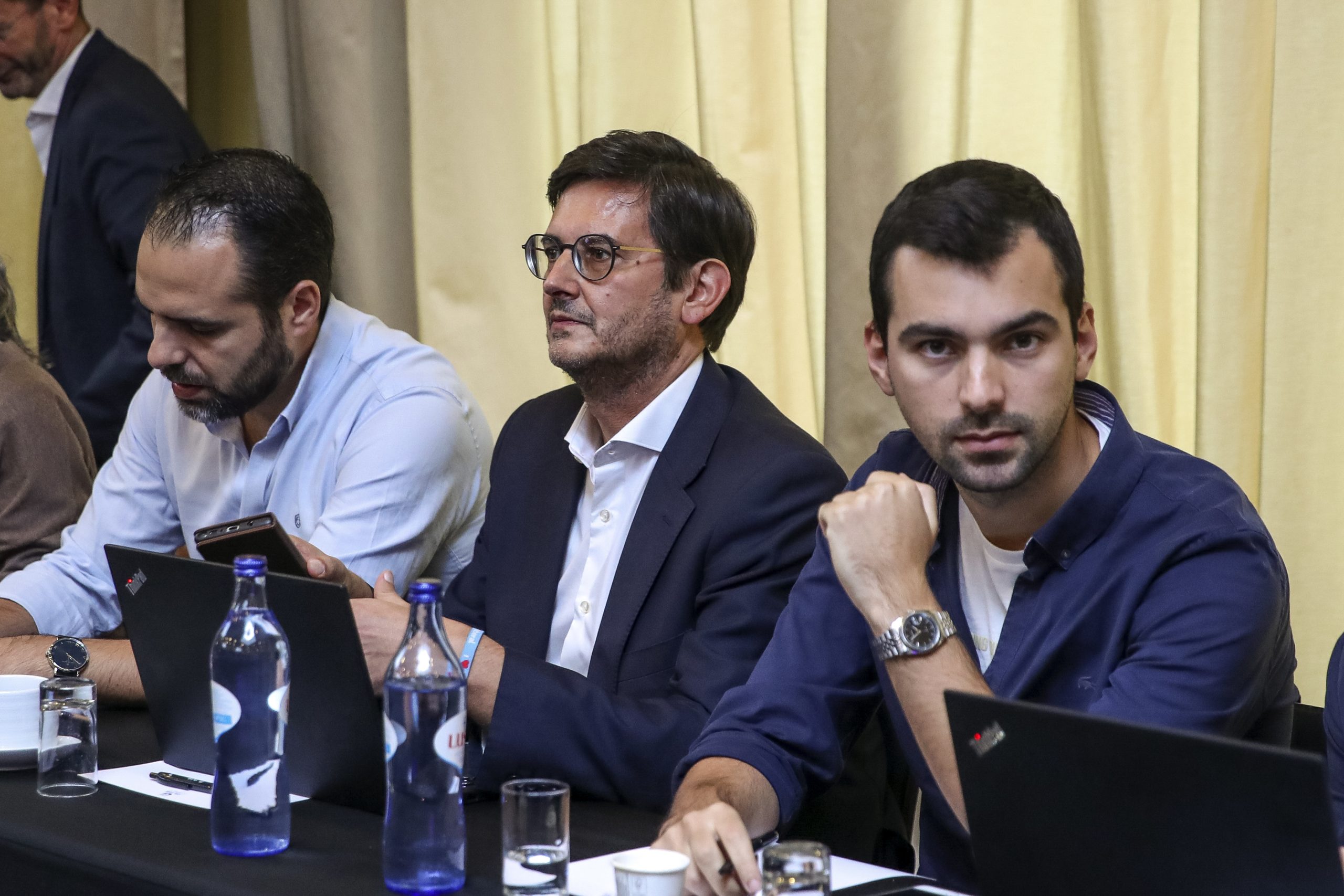 IL: Candidatos à liderança convergem na revisão dos estatutos nas inerências