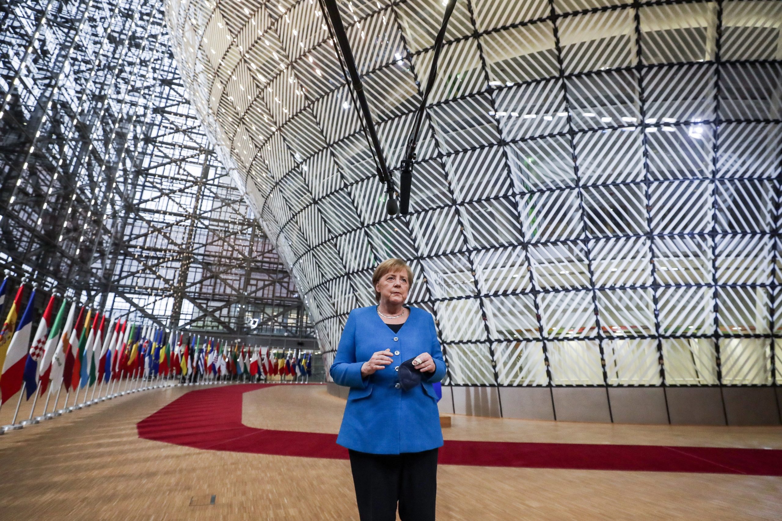 Angela Merkel: Explicações bielorrussas para sequestro de voo são “completamente implausíveis”