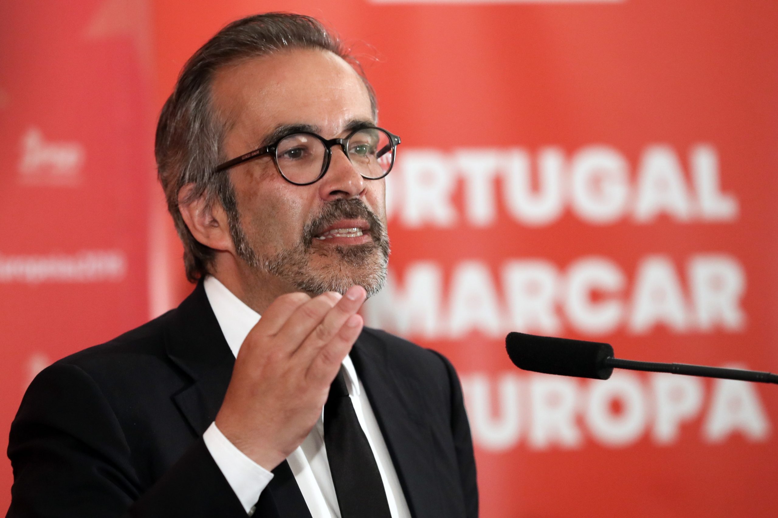 Paulo Rangel reeleito vice-presidente do Partido Popular Europeu