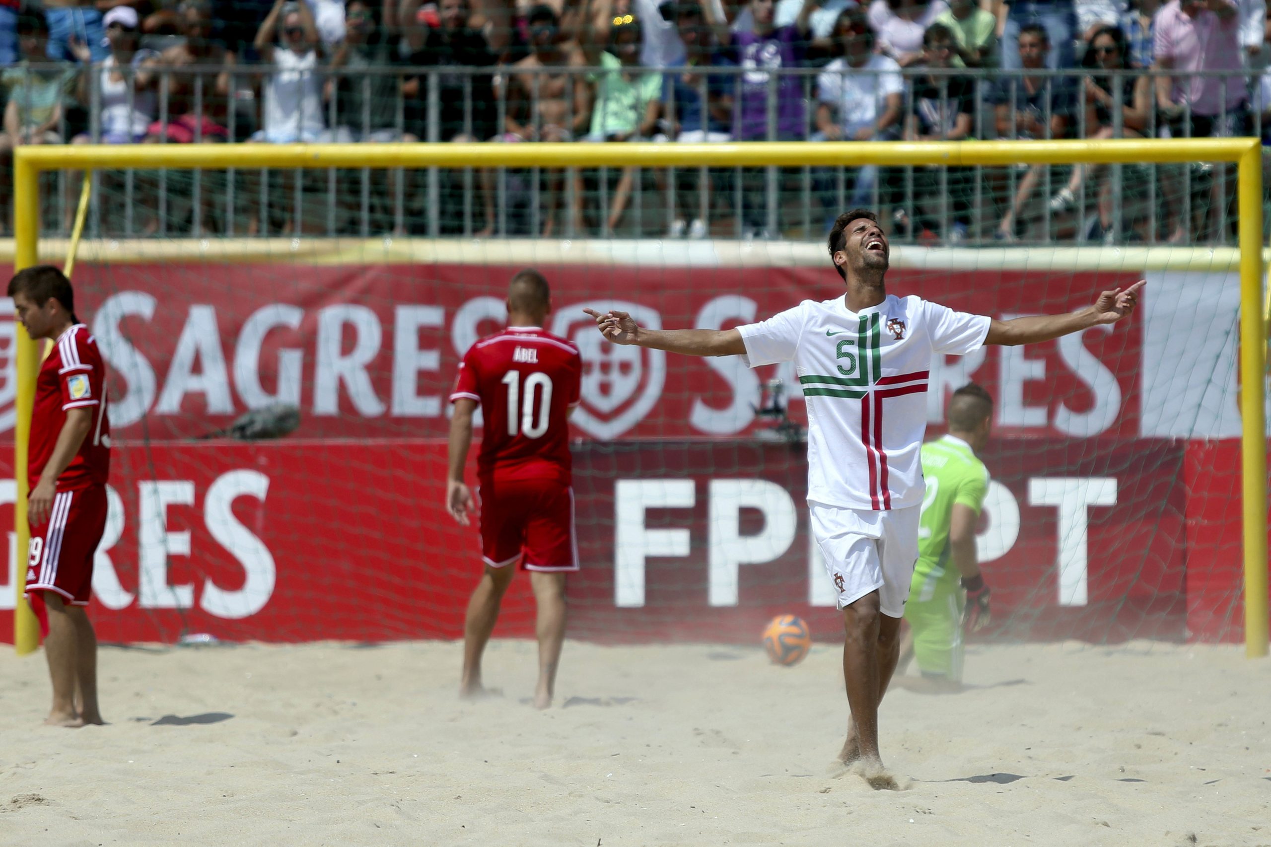Mundialito de futebol de praia de 2018 realiza-se na Costa de Caparica