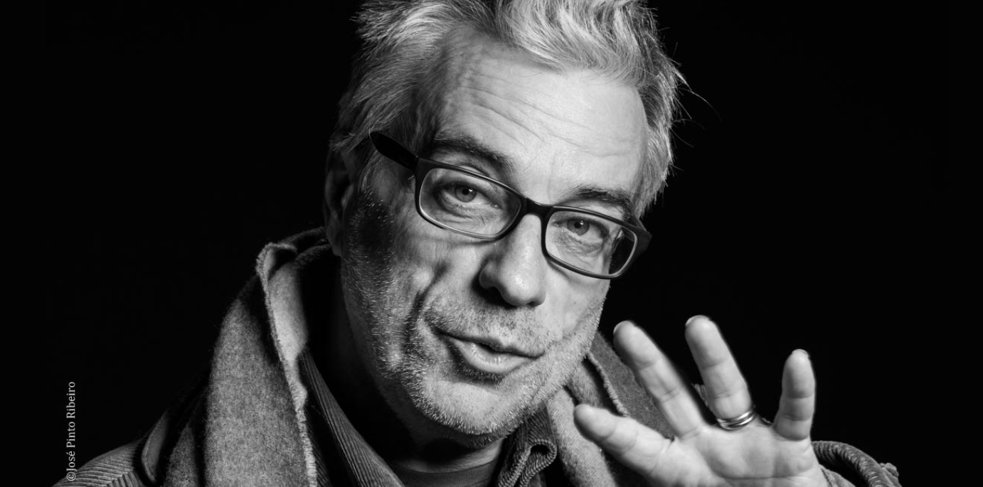 Morreu Luís Lucas, a inconfundível voz de “Conta-me Como Foi”